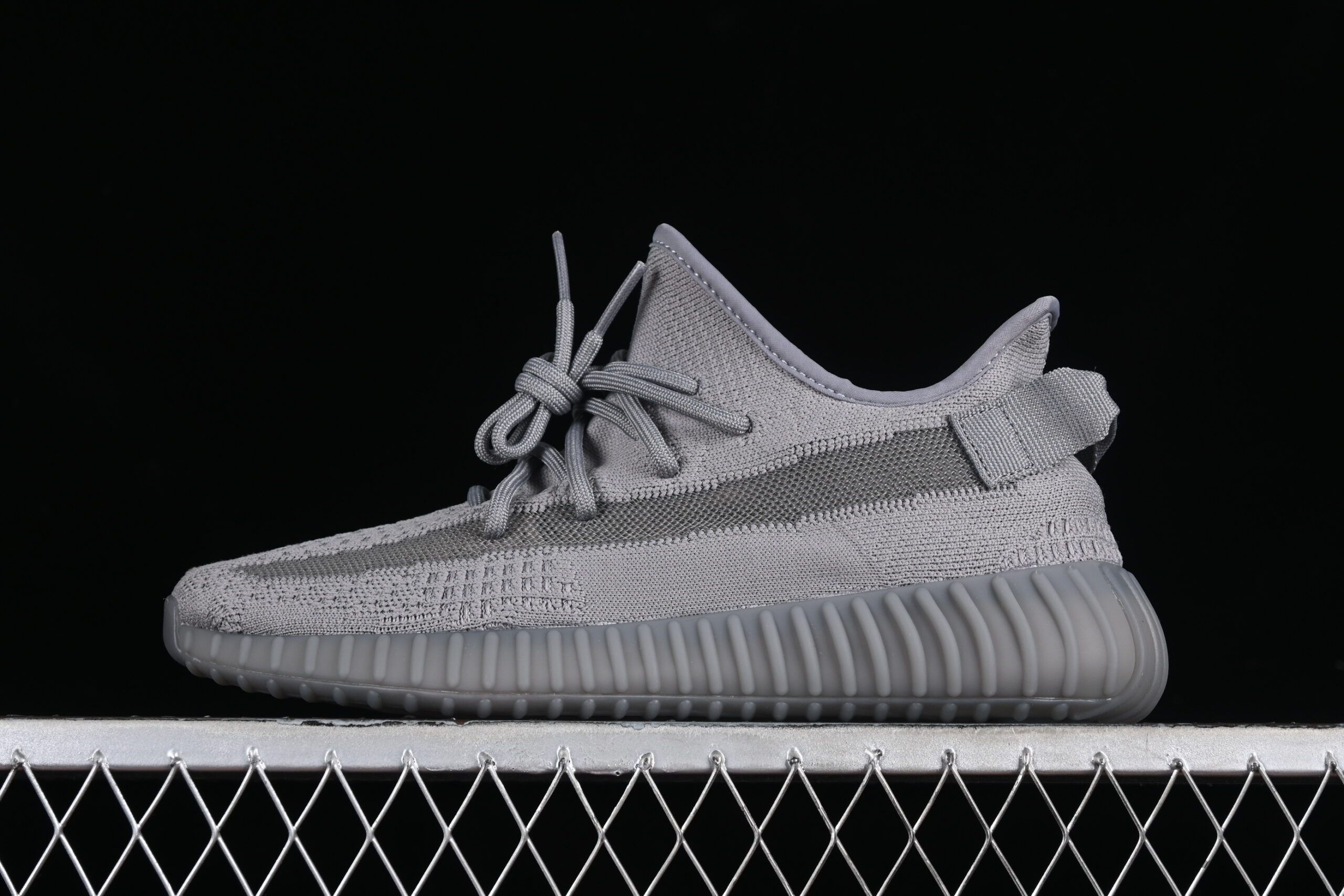 Ad Yeezy 350 Boost V2 "Space ash" IF3219 Adidas Yeezy 350 New Space Ash Colorway
