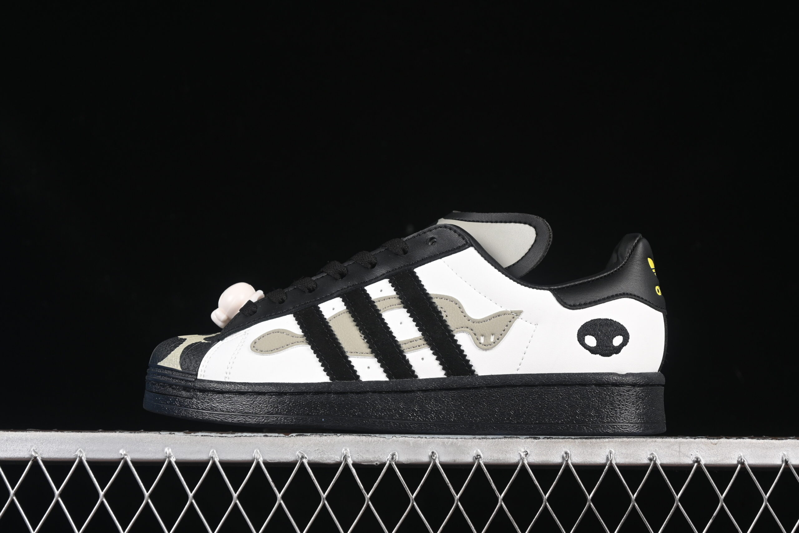 Ad Superstar 82 JQ8778 Superstar Casual Skate Shoes