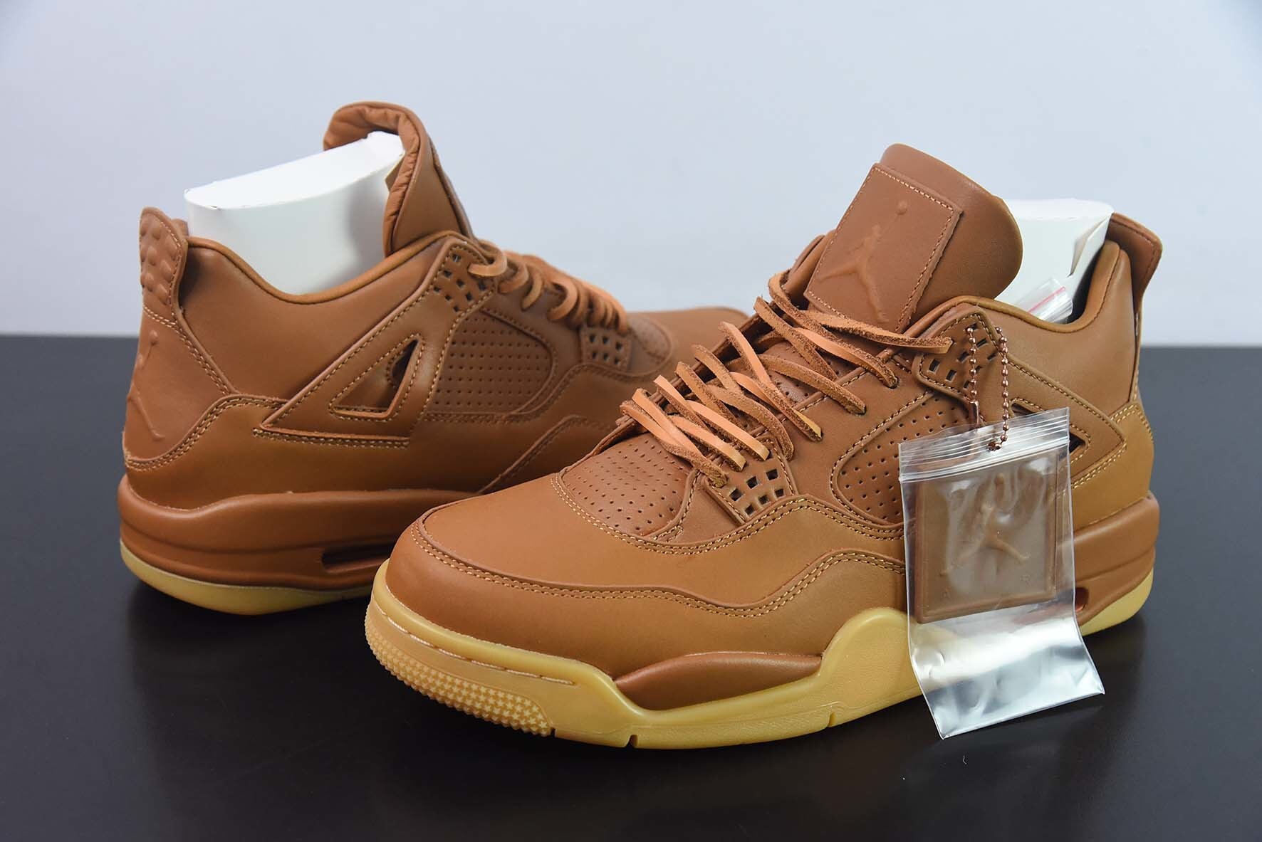 BDD80111069 AJ4 Retro Snakeskin Yellow 819139-205