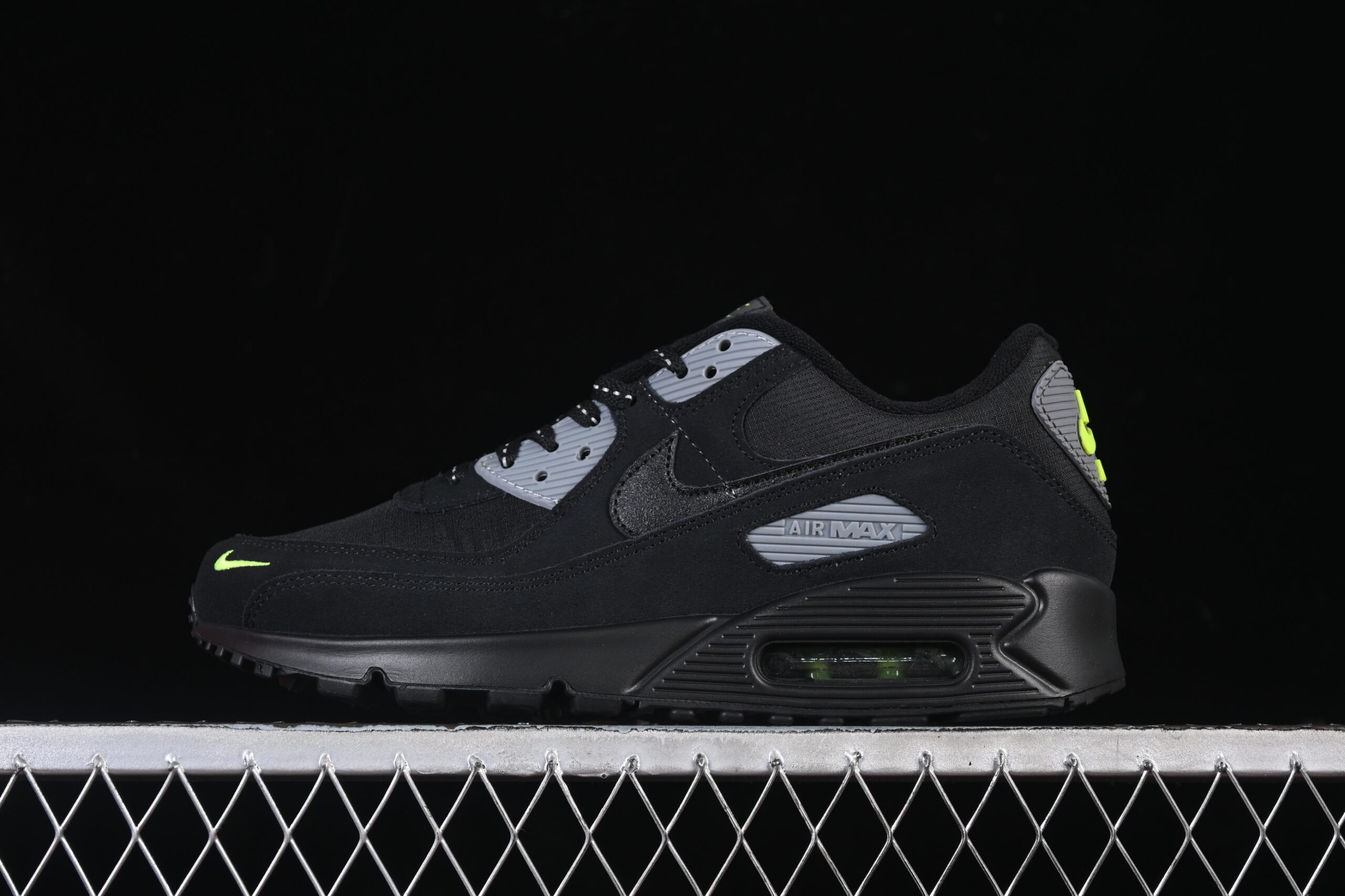 J Version Nike Air Max 90 Nike Retro Running Shoes FQ2377-001