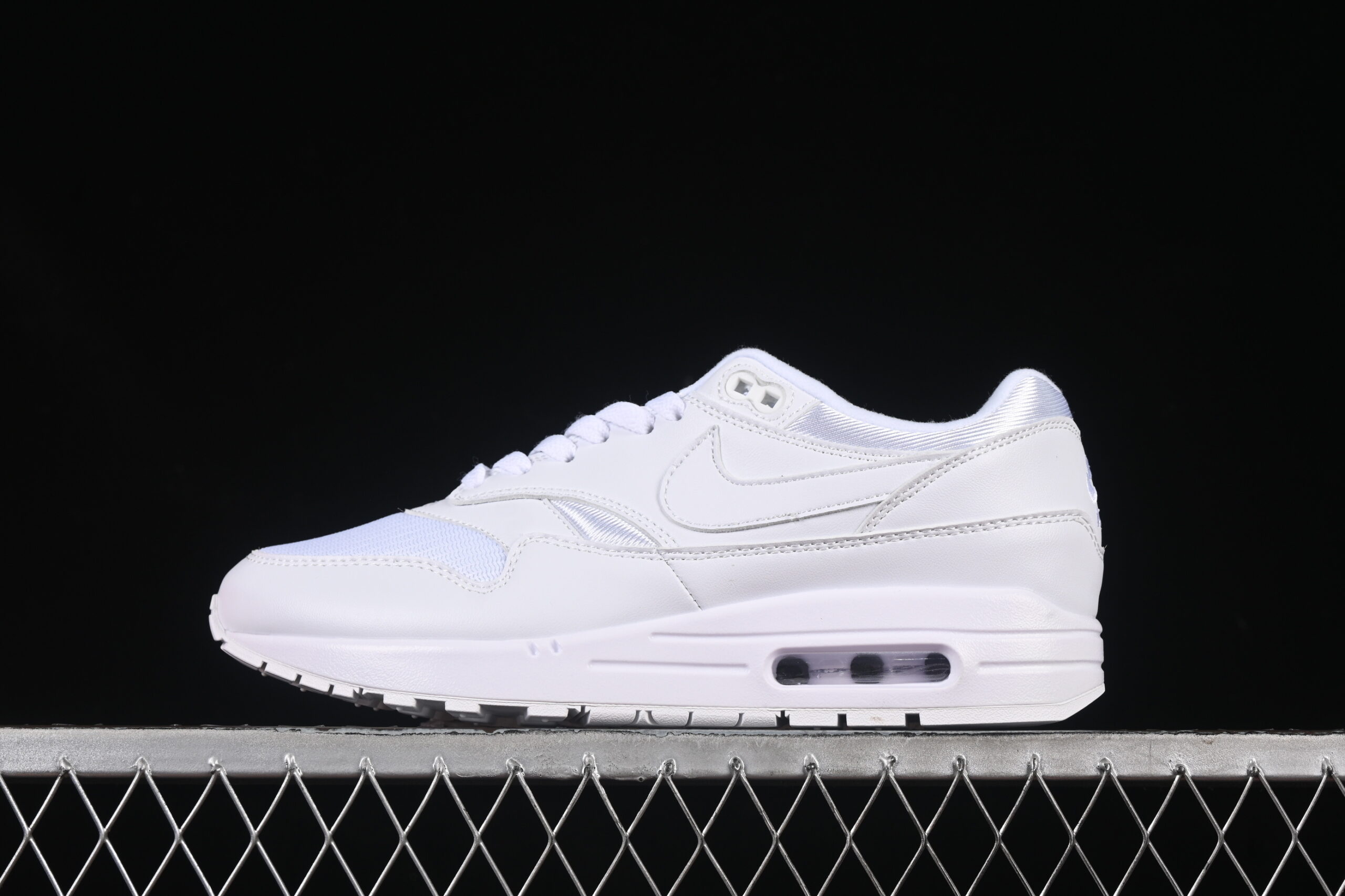 Nike Air Max 1 Nike Retro Running Shoes 454746-107