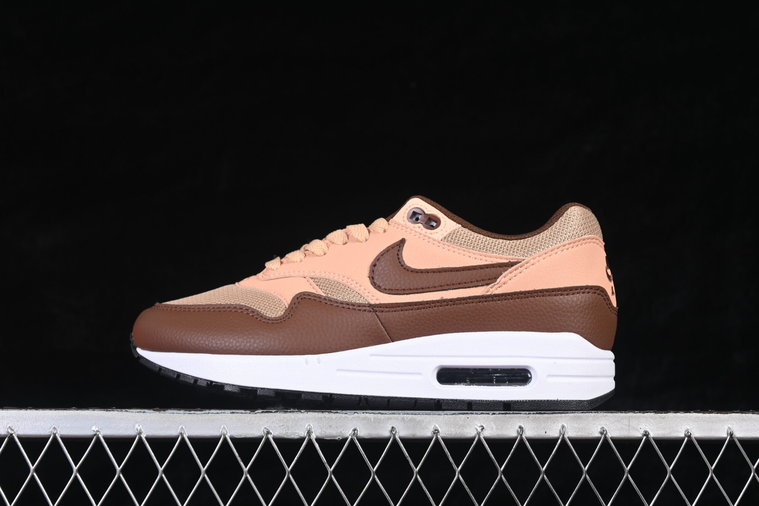 Nike Air Max 1 Nike Retro Running Shoes FB9660-200