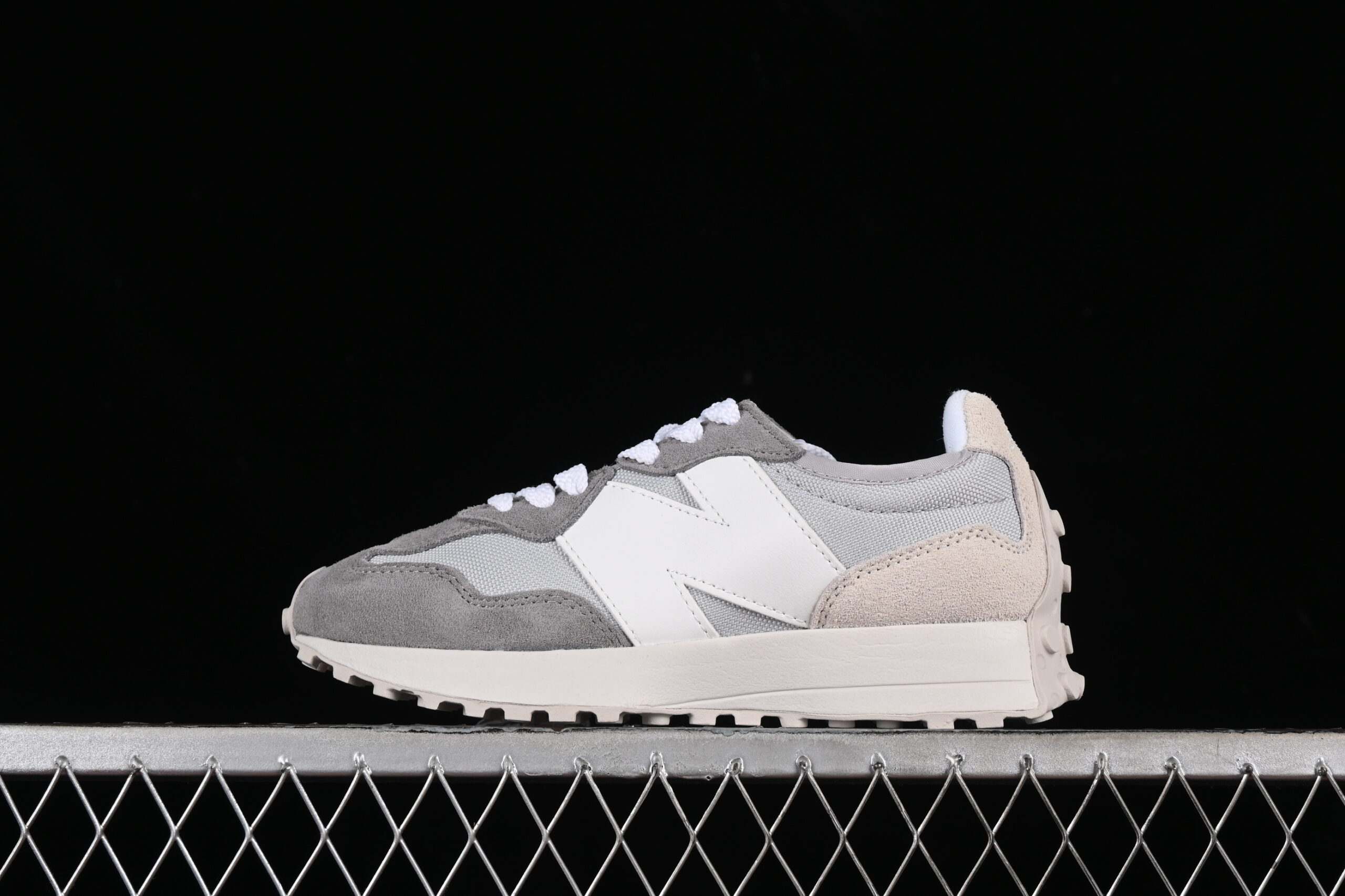 New Balance 327 Series Retro Casual Sports Running Shoes U327FF
