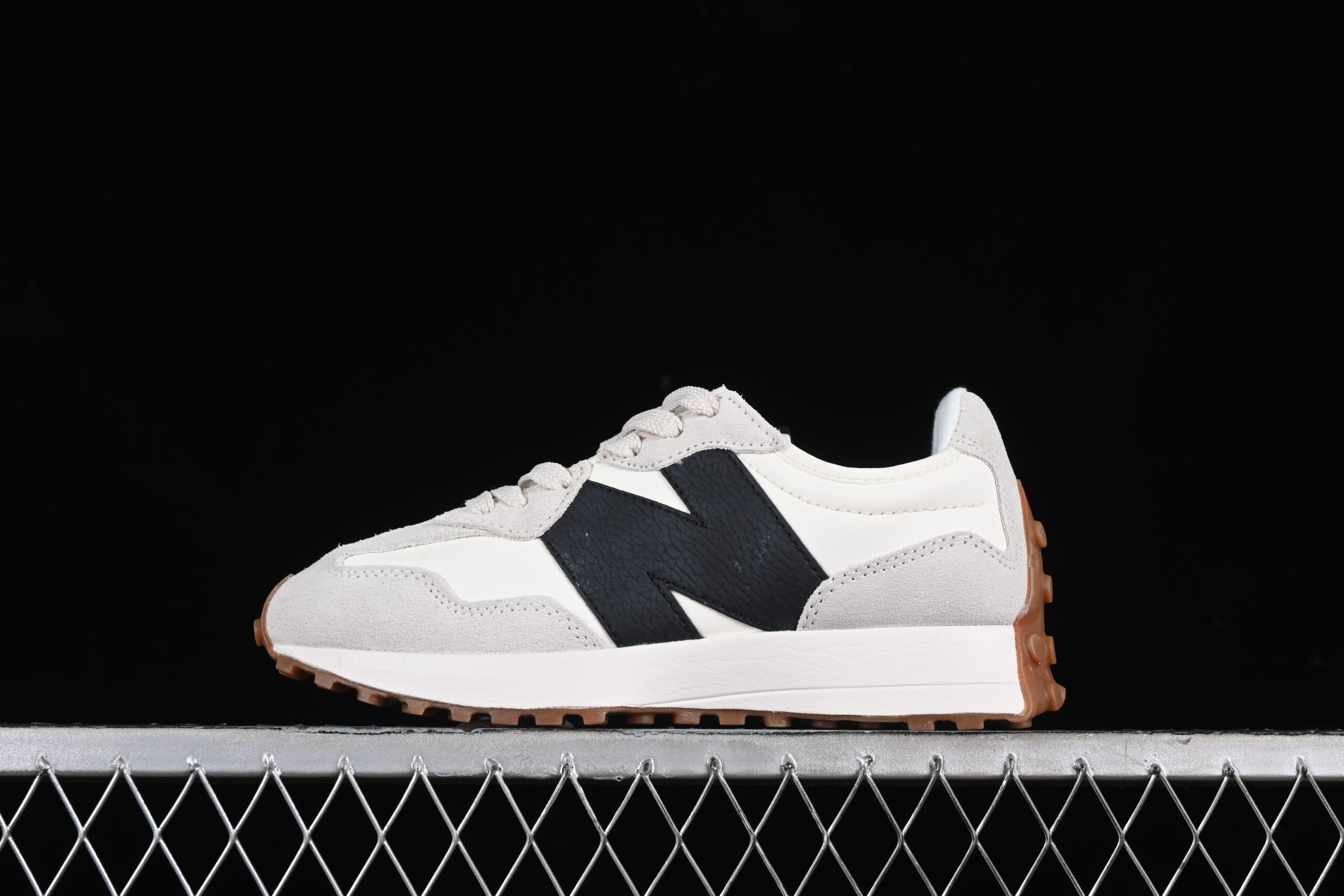 New Balance 327 Series Retro Casual Sports Running Shoes WS327GD
