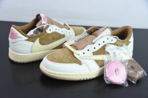 AFS71327347 FxTravis Scott x Air Jordan 1 Triple Collaboration Reverse Swoosh White Pink Yellow Reverse Swoosh Low Top DM7866-106