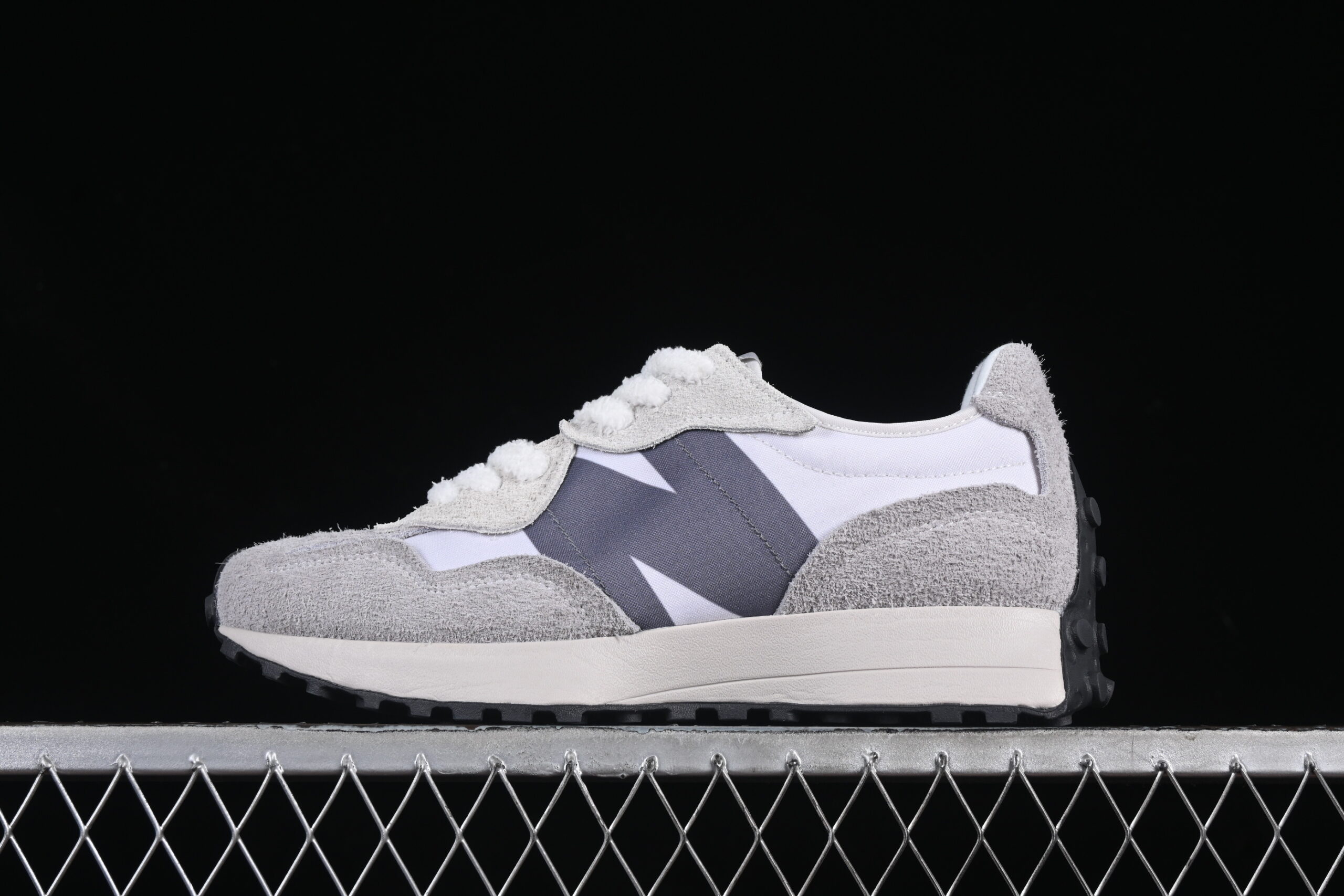 New Balance NB327 Series Retro Casual Running Shoes U327WGR