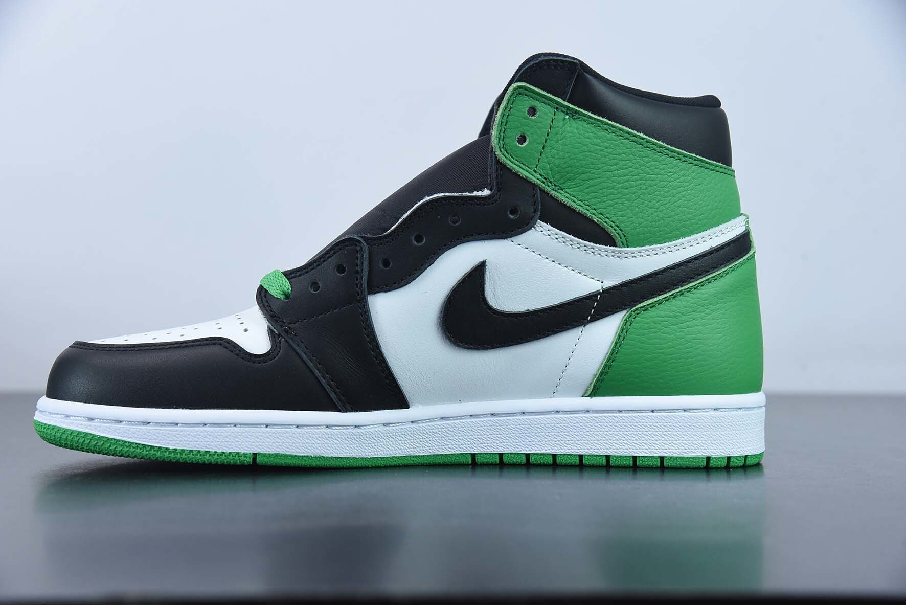 AJ 1 High OG "Lucky Green" Air Jordan 1 Jordan 1 Black Green DZ5485-031