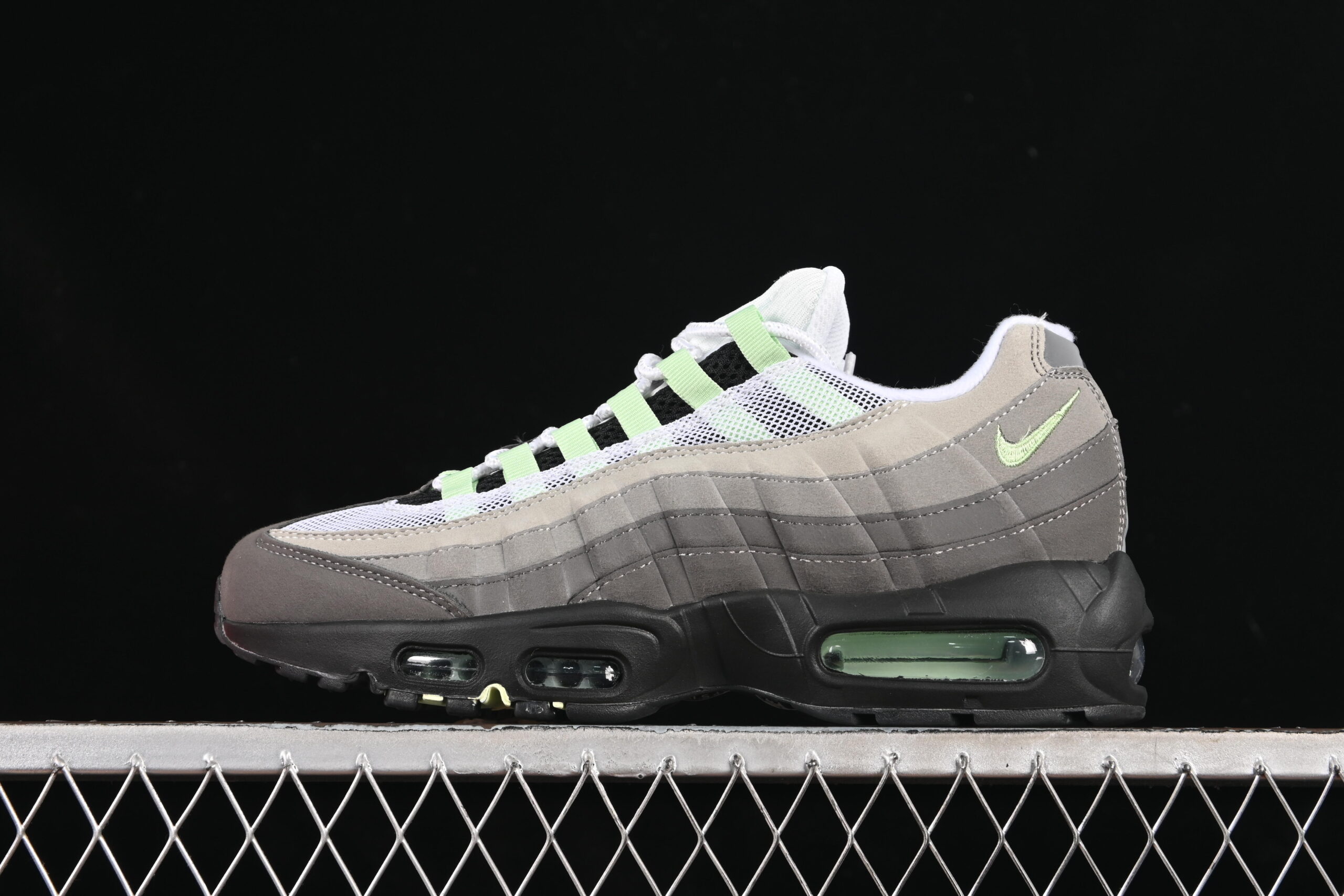 Nike Air Max 95 Retro Running Shoes CD7495-101