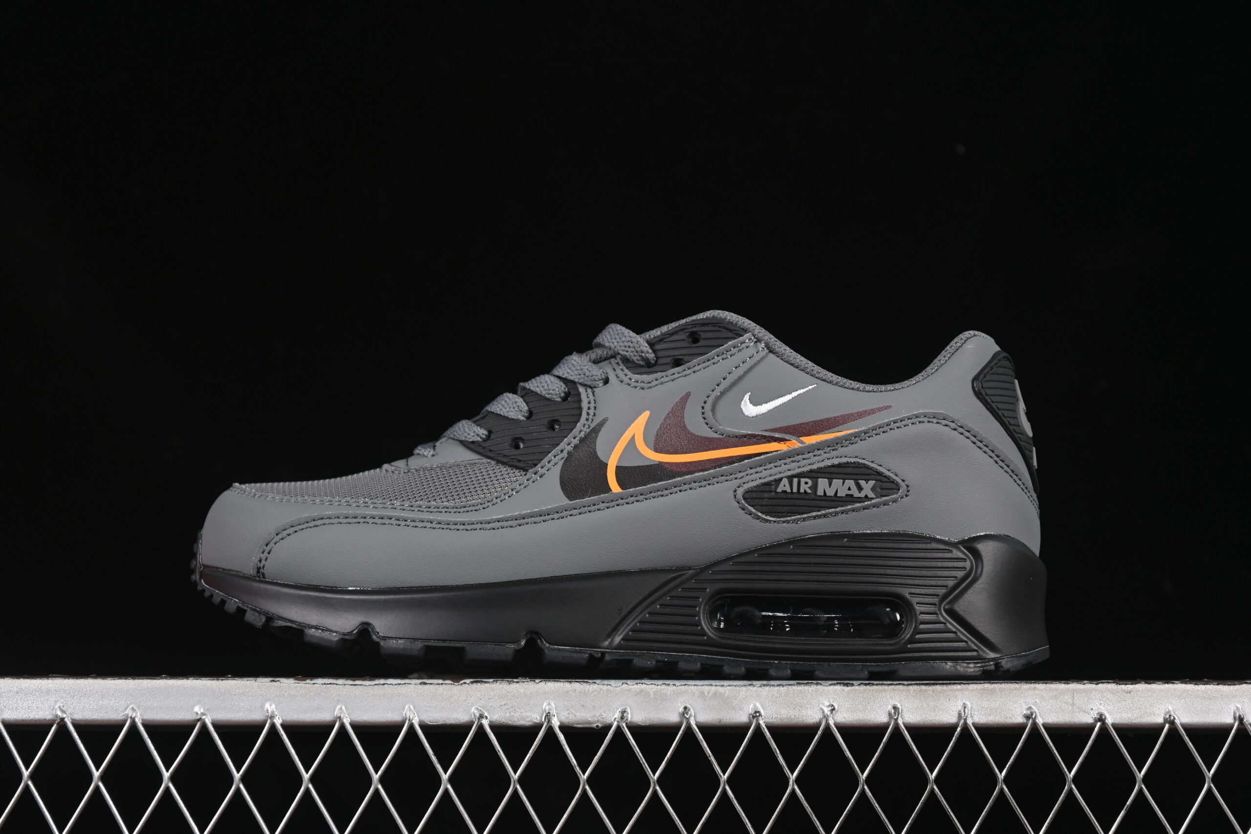 Nike Air Max 90 Nike Retro Running Shoes FN7810-001