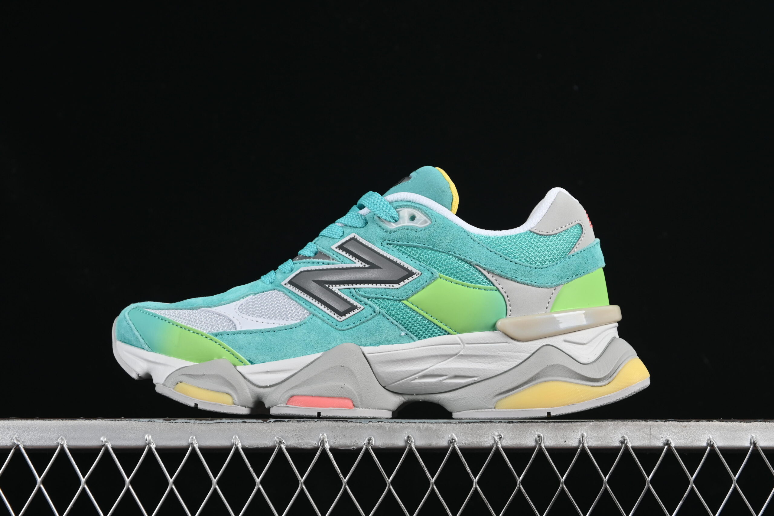 F Version New Balance NB9060 Retro Casual Sports Running Shoes U9060DBT
