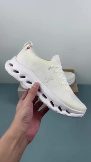 On Cloudtilt Moon Non Slip Low Top Running Shoes