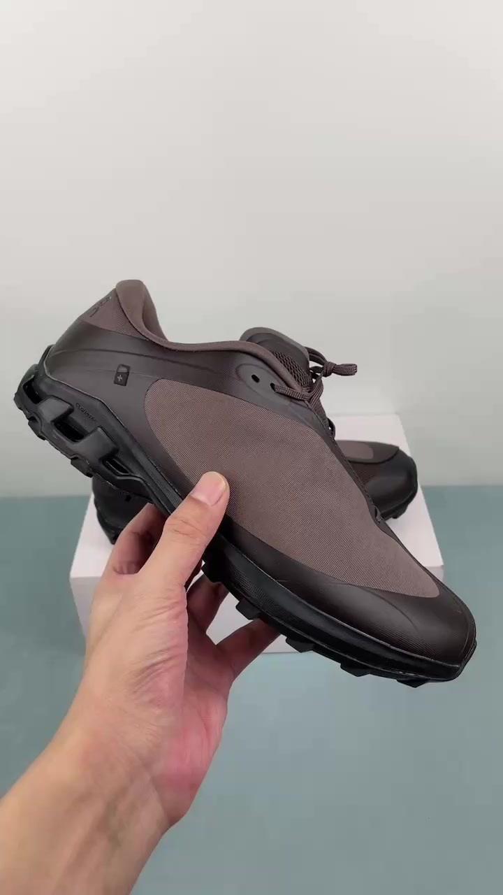 On Cloudventure Peak PAF Non Slip Low Top Running Shoes