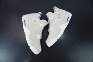 H03G4 AJ 4 RertoCanvas Cream White Levi's DQ4909-100