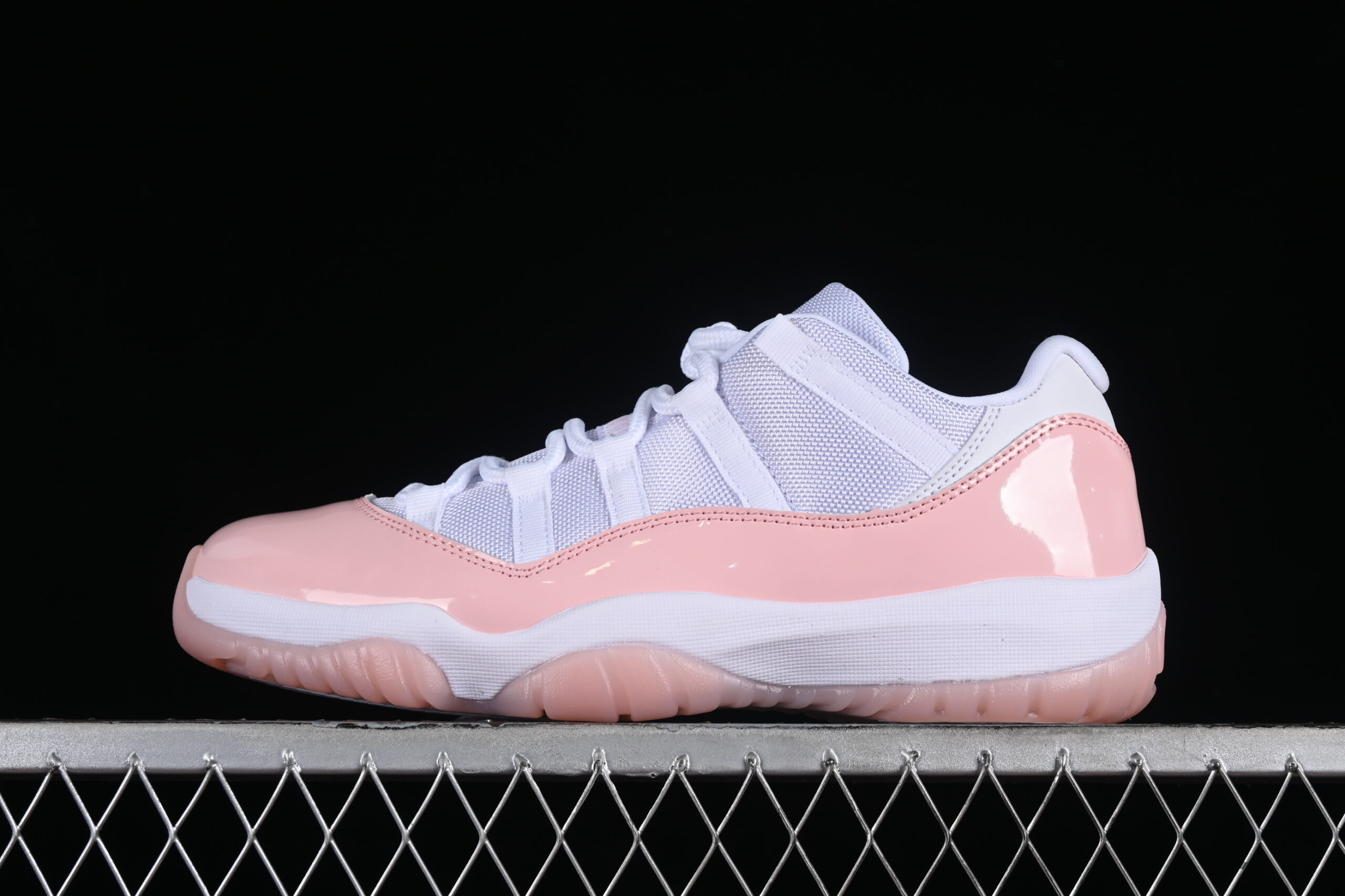 F Version Air Jordan 11 Low "Legend Pin" Air Jordan 11 Jordan 11 Pink Authentic Label Low Top Basketball Shoes AH7860-160