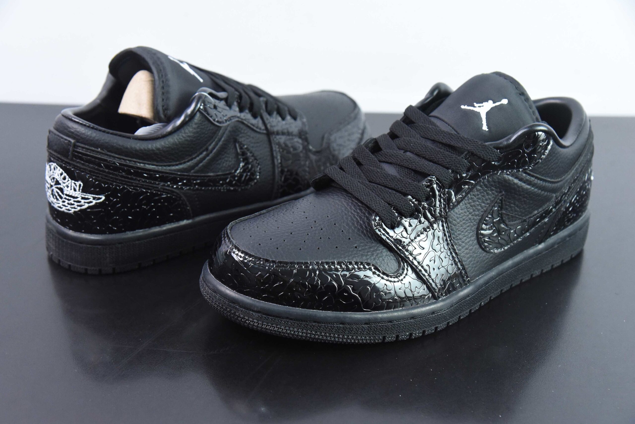 CAJE15793131 Nike Air Jordan 1 Low Top Black Croc Black HJ7743-010