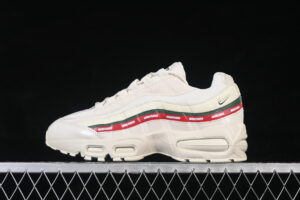 Undefeated x Nike Air Max 95 SP Collaboration Retro Running Shoes IB4453-100