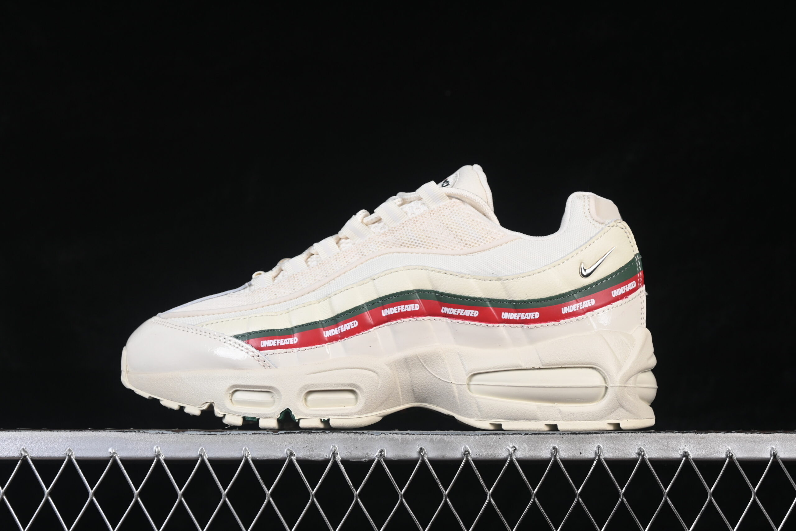 Undefeated x Nike Air Max 95 SP Collaboration Retro Running Shoes IB4453-100