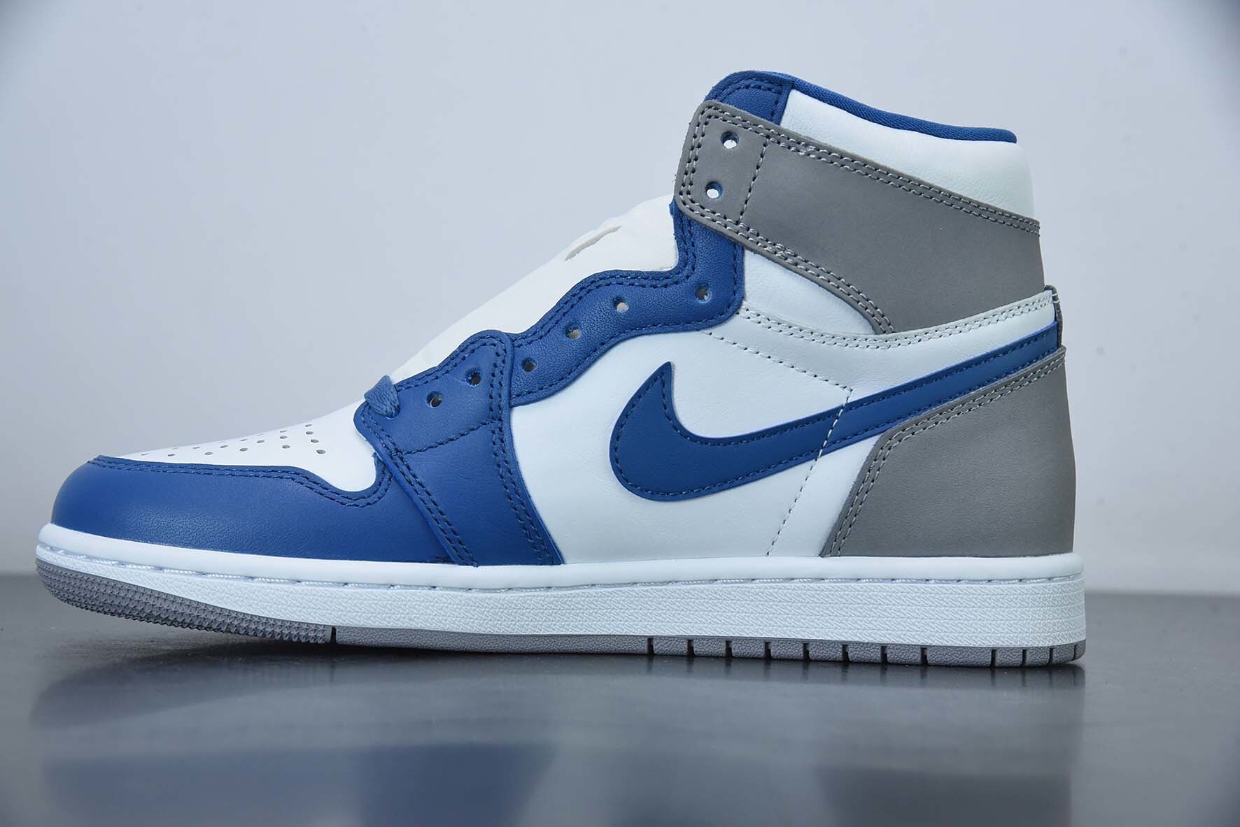 CEM77802455 Version AJ 1 " True Blue " Air Jordan 1 High Top Culture Basketball Shoes DZ5485-410 Blue White