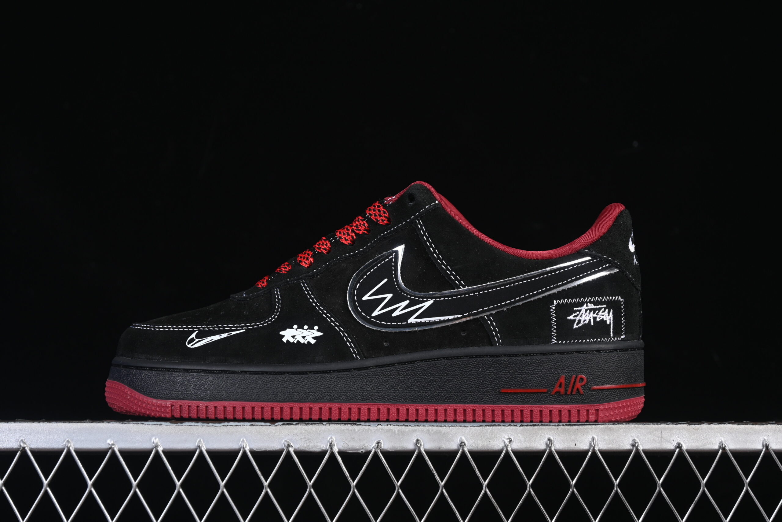 Nike Air Force 1 '07 Low Collaboration Black Air Force 1 Low Top Casual Skate Shoes SY1388-009