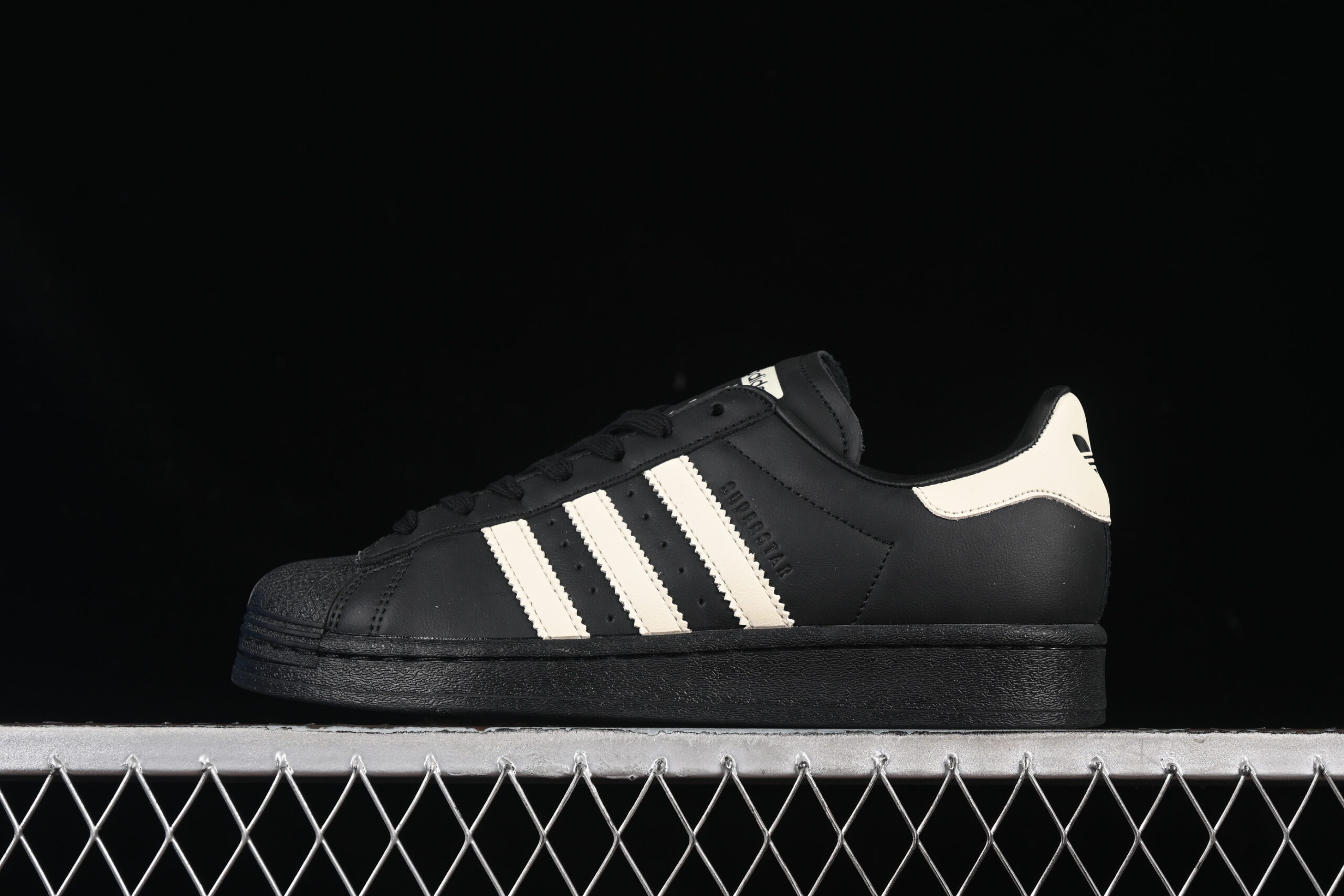Avavav x Adidas Superstar "Superfinger" JP7141 Collaboration Superfinger Superstar Casual Skate Shoes