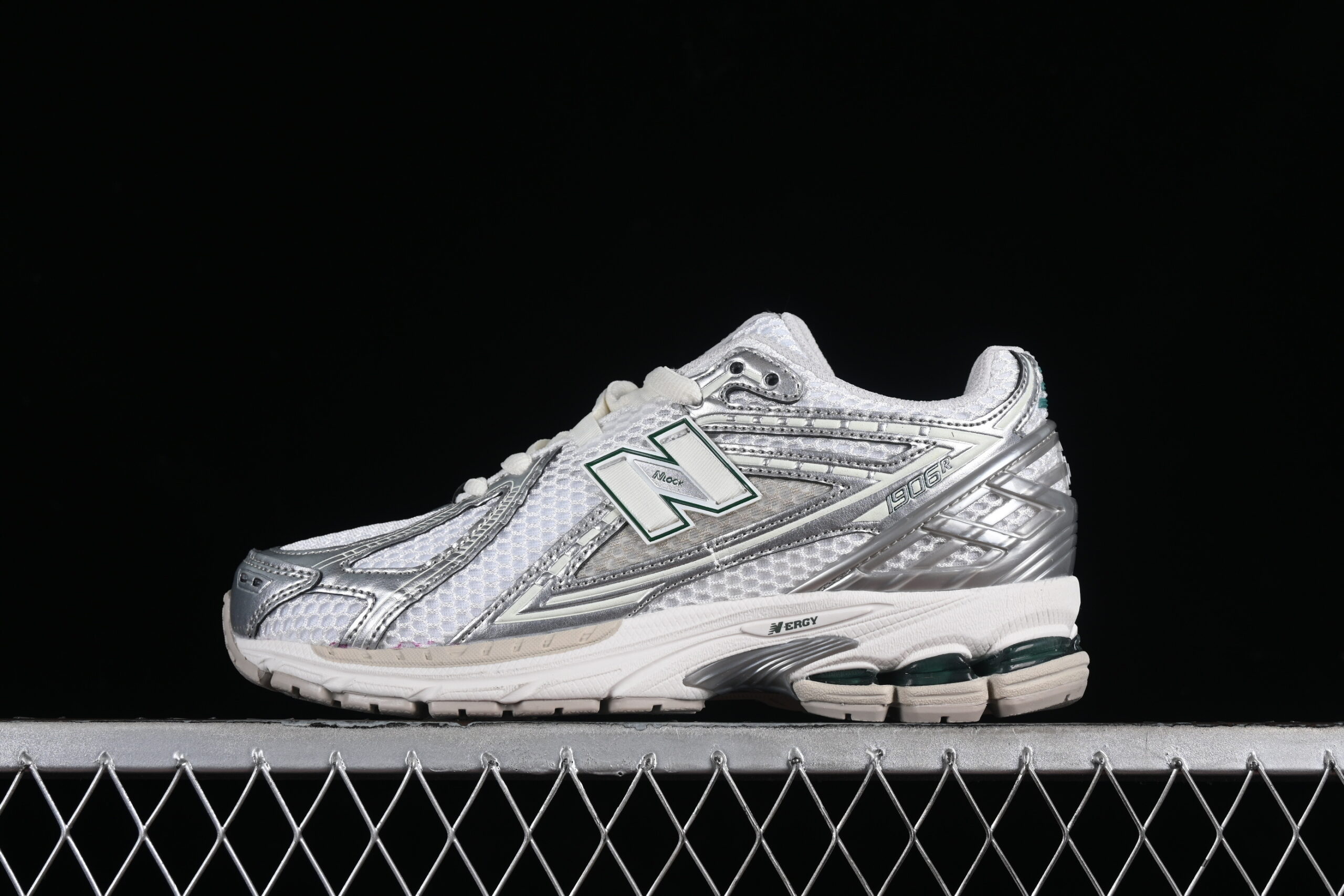 New Balance 1906 Series Retro Casual Sports Running Shoes M1906REE