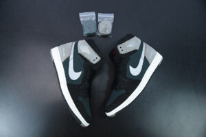 D0F0S5 Nike Air Jordan 1 High Element"Gore-Tex Black Grey"Air Jordan 1 Black Grey 3M DB2889-001