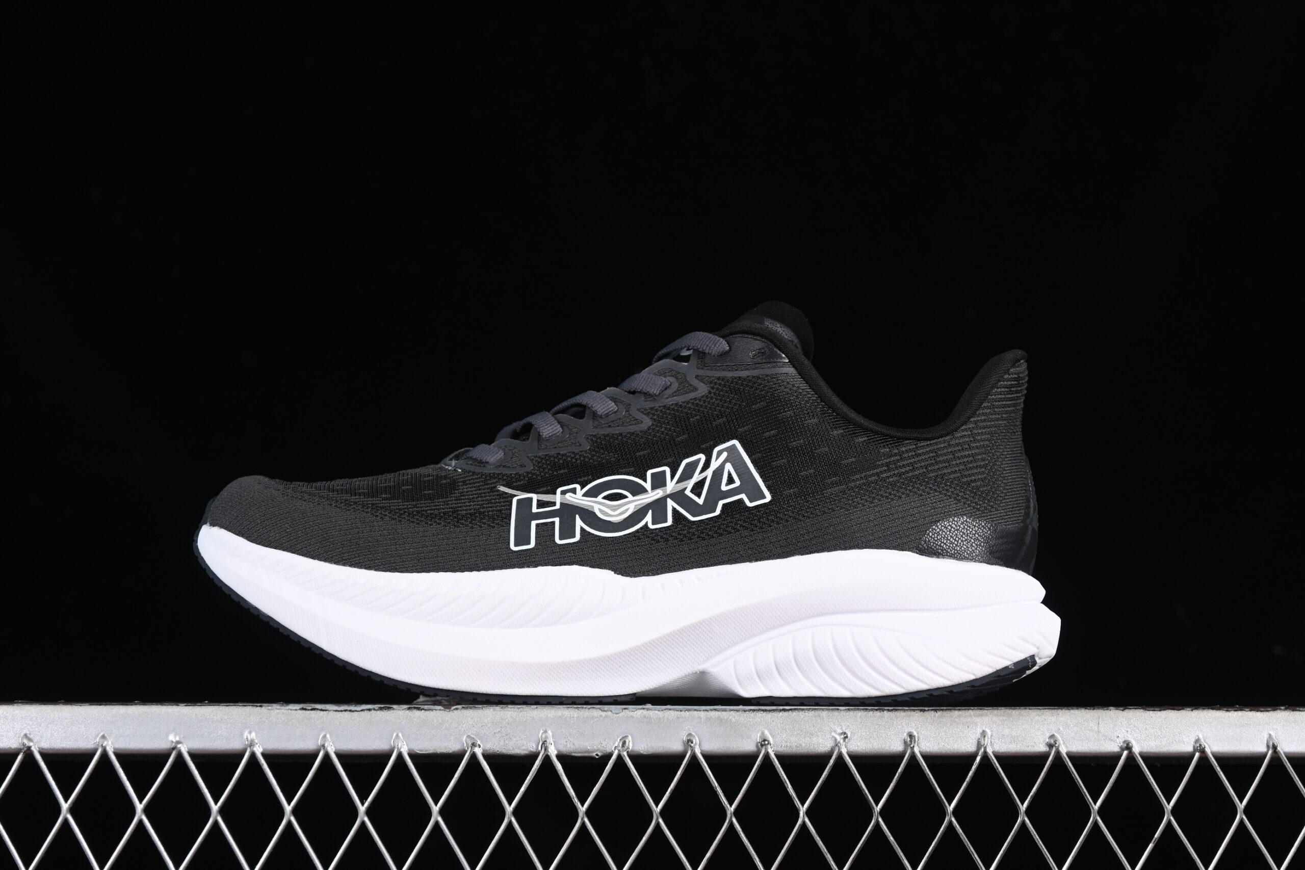 HOKA ONE ONE MACH 6 Running Shoes 1147790 BWHT