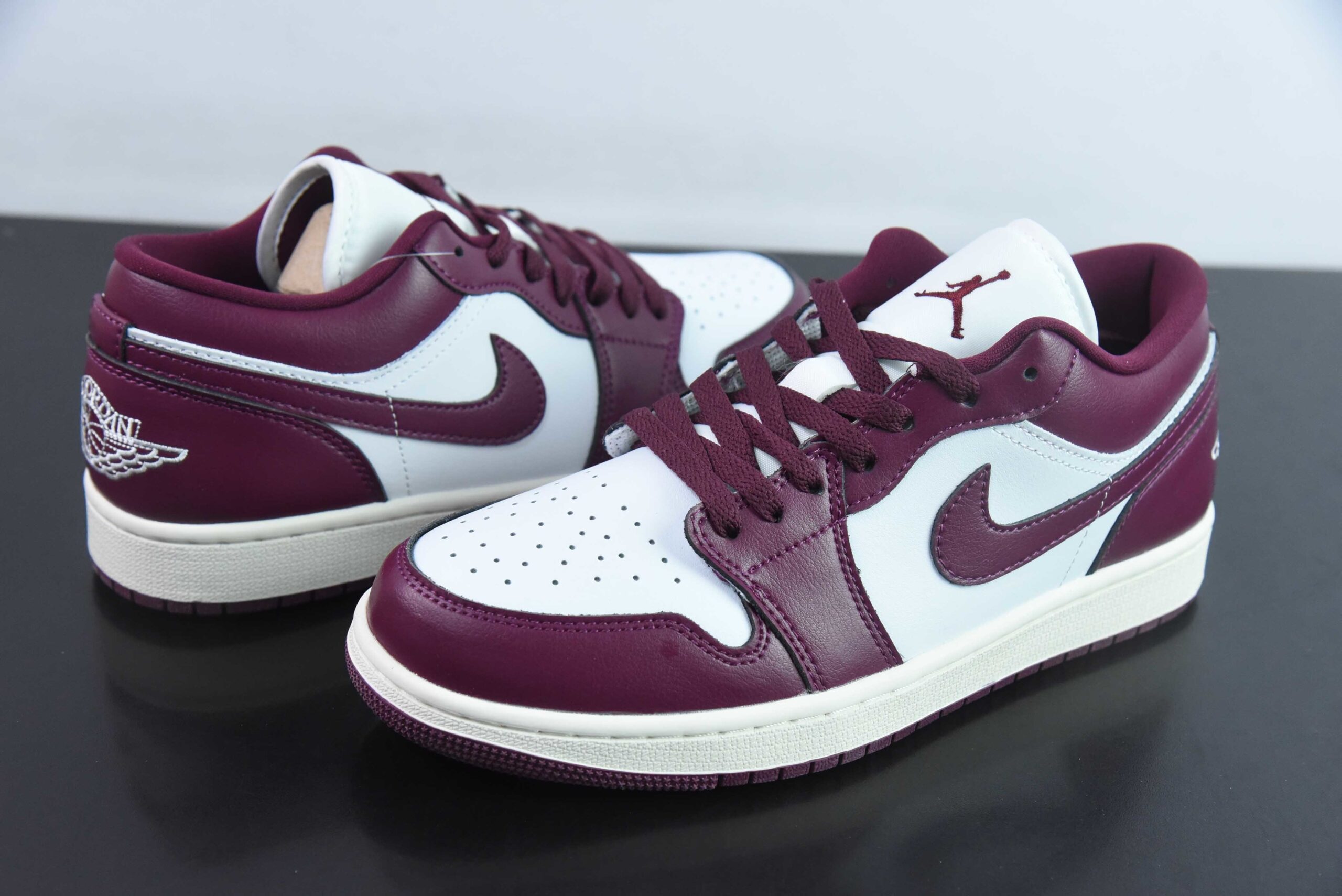 DAJV95503732 supreme xNike Air Jordan 1 White Red Air Jordan 1 Low Top Casual Skate Shoes DC0774-161