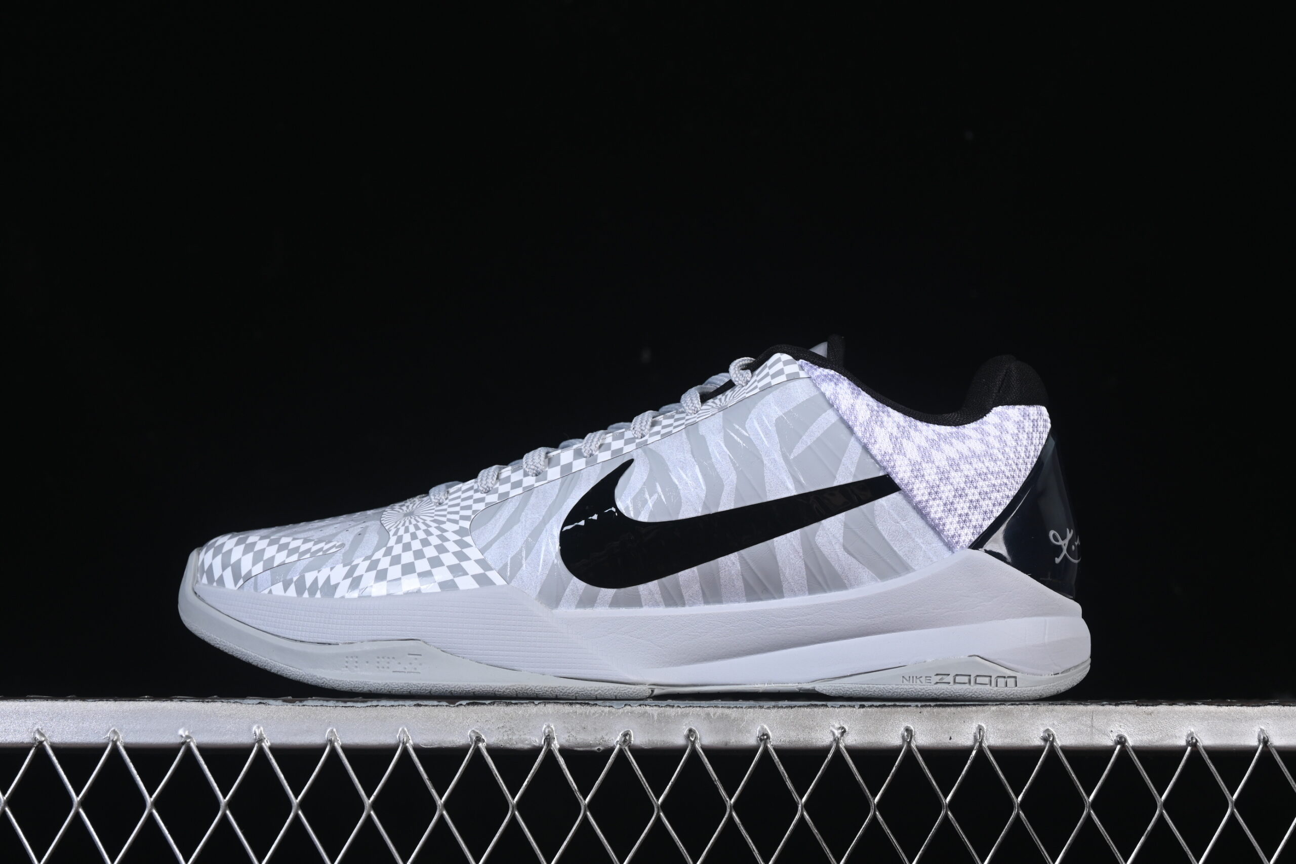 Version Nike Zoom Kobe 5 "ZEBRA" 5 Colorway Basketball Shoes CD4991-003