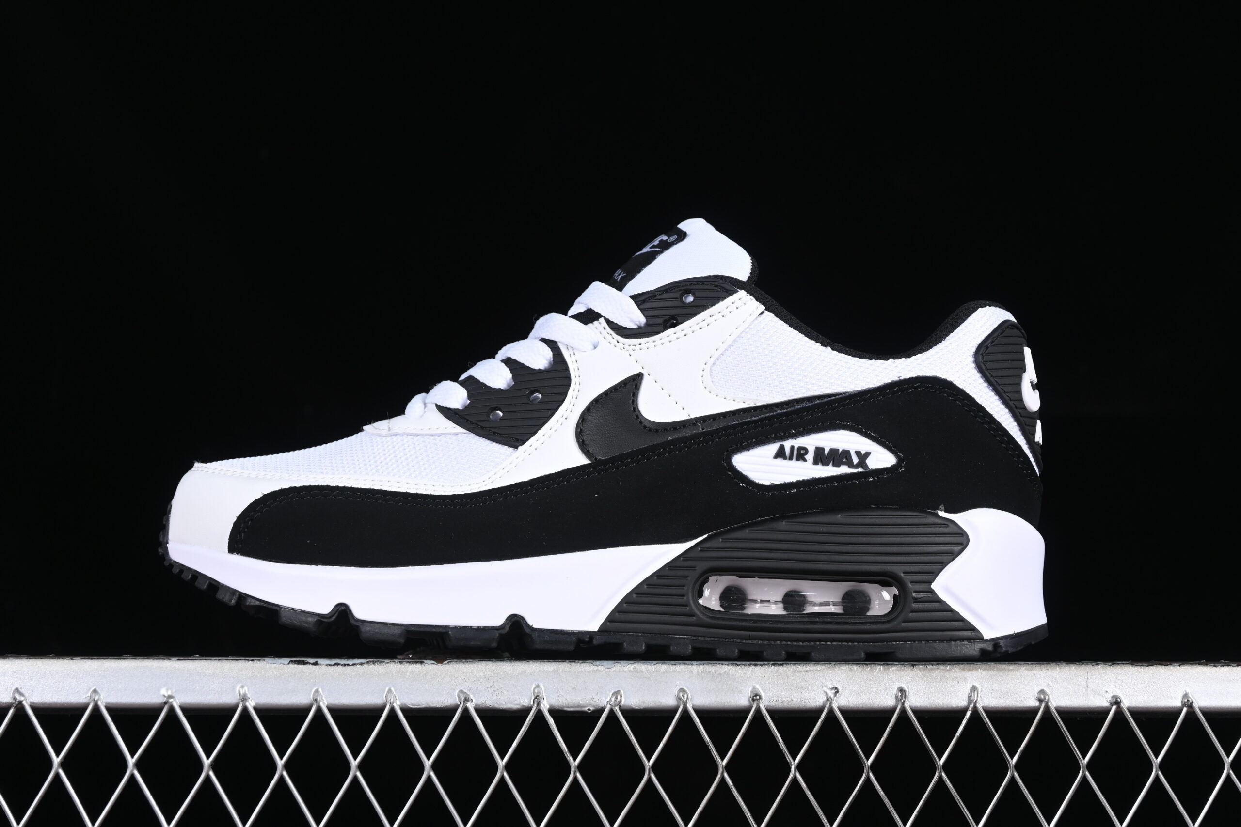 Nike Air Max 90 Nike Retro Running Shoes CN8490-101