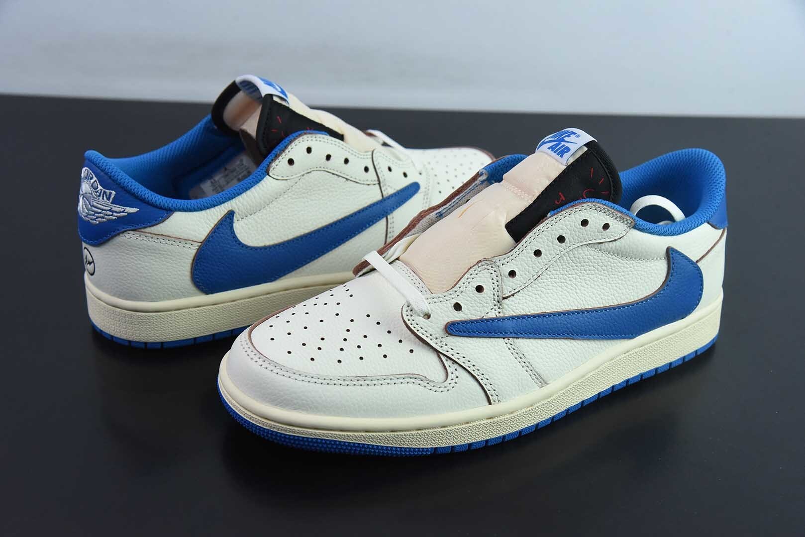 DLD83167051 Travis Scott x Nike Air Jordan 1OG SP Collaboration Reverse Swoosh Low Top White Blue DM7866-104