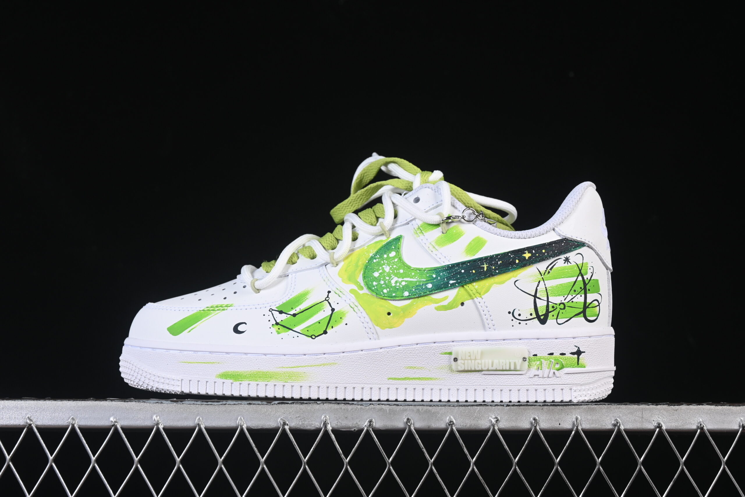 Nike Air Force 1'07 Low "Capricorn" Series Air Force 1 Low Top Casual Skate Shoes 1222119 Graffiti Hand Painted