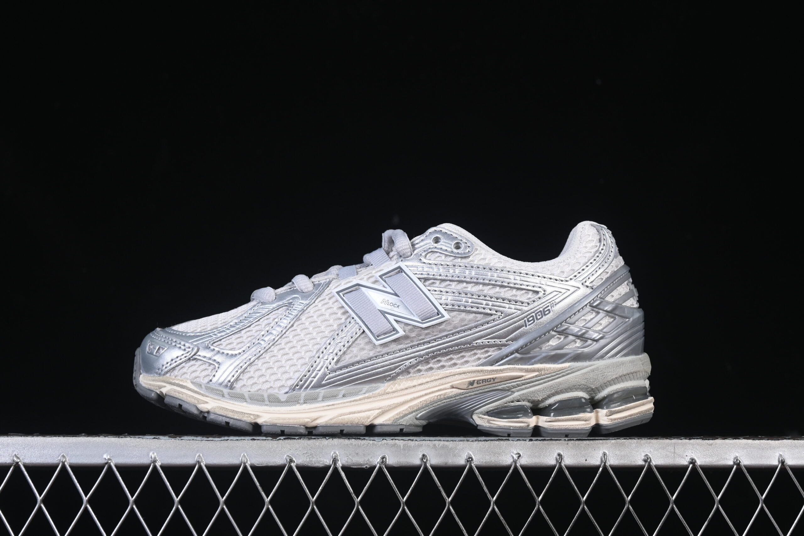 New Balance 1906 Series Retro Casual Sports Running Shoes U1906RGC