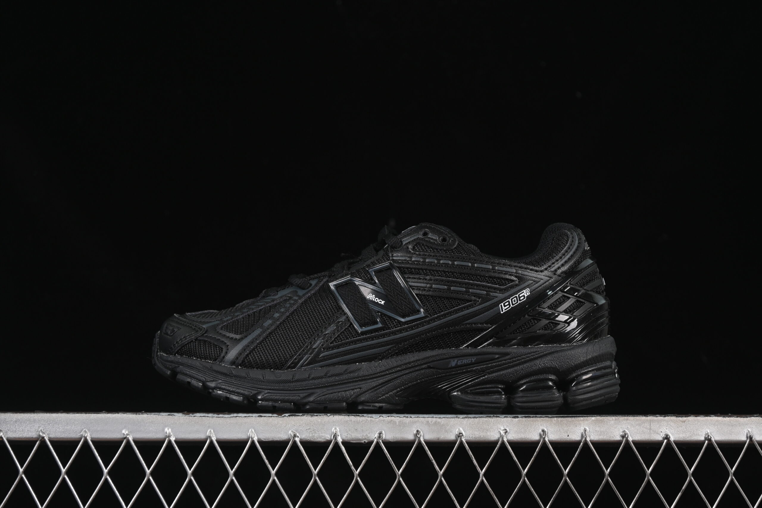 Y Version New Balance 1906 Series Retro Casual Sports Running Shoes M1906RB