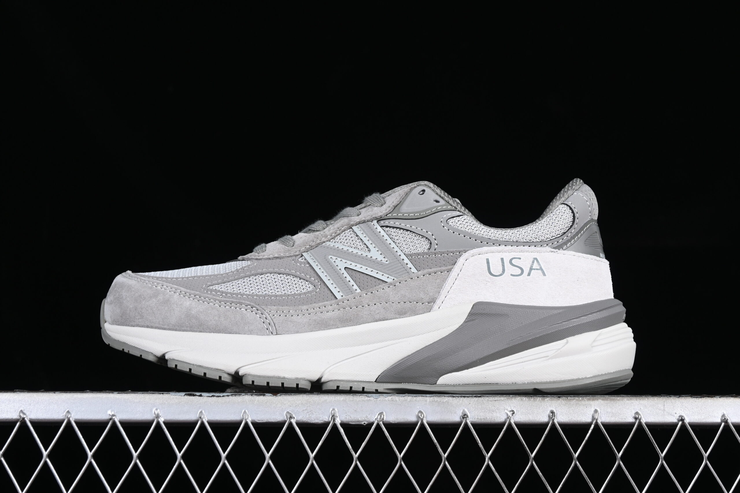 Version M990 Series Classic Retro Casual Sports Running Shoes M990WT6