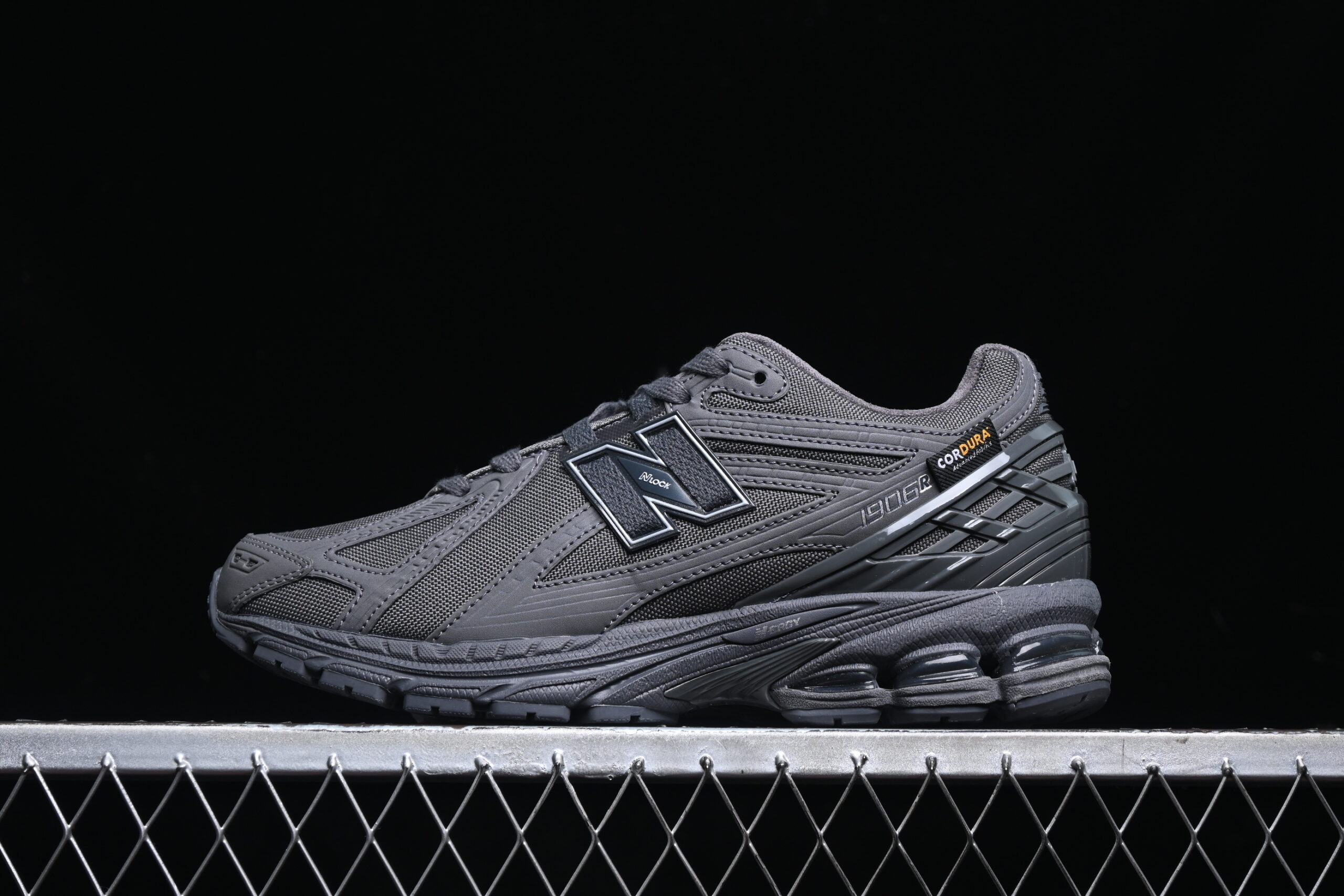 Y Version New Balance 1906 Series Retro Casual Sports Running Shoes M1906RU