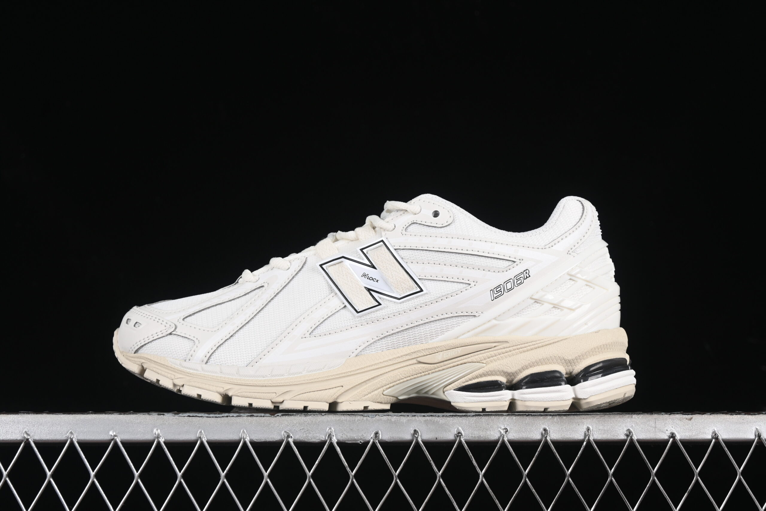 Y Version New Balance 1906 Series Retro Casual Sports Running Shoes M1906RWW
