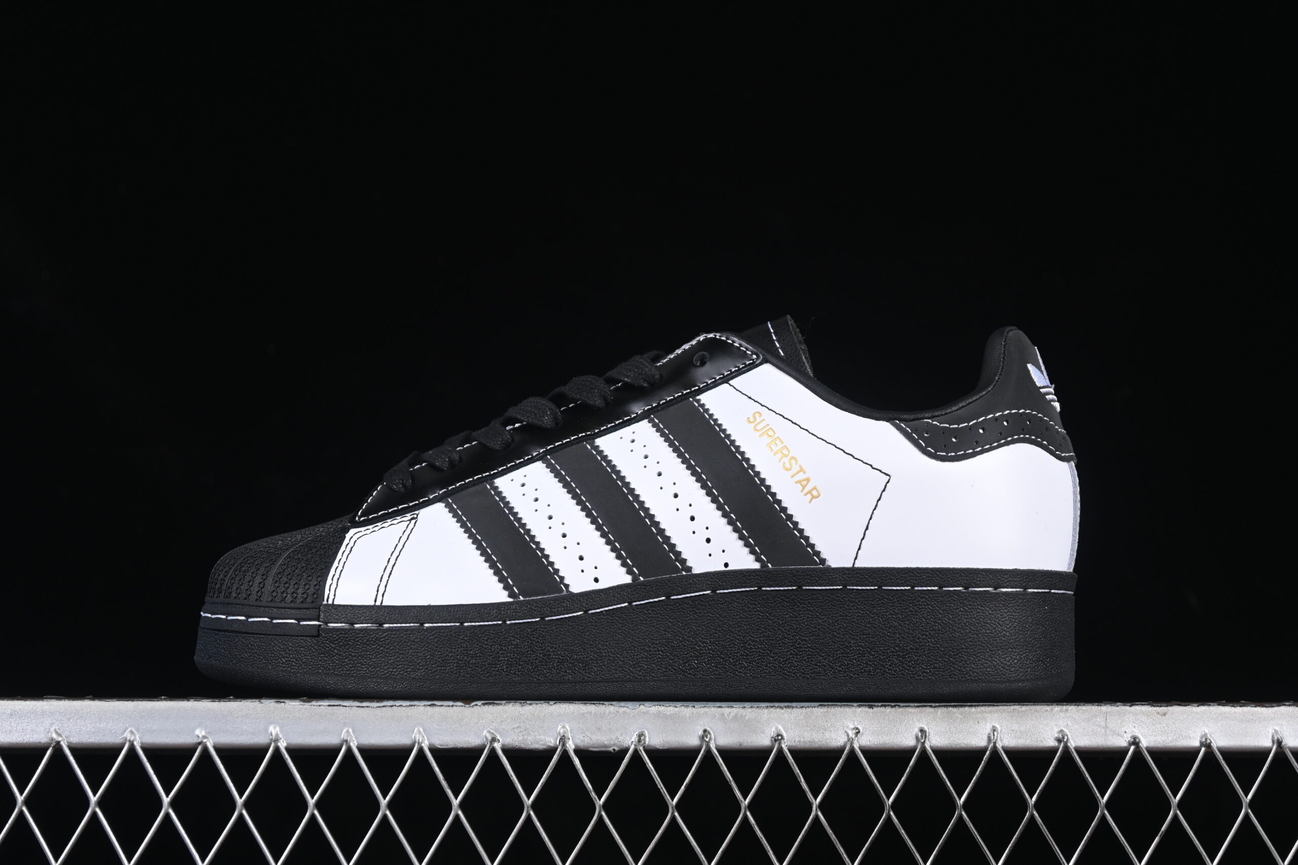 Adidas Originals Superstar XLG IE8409 Superstar Platform Casual Skate Shoes