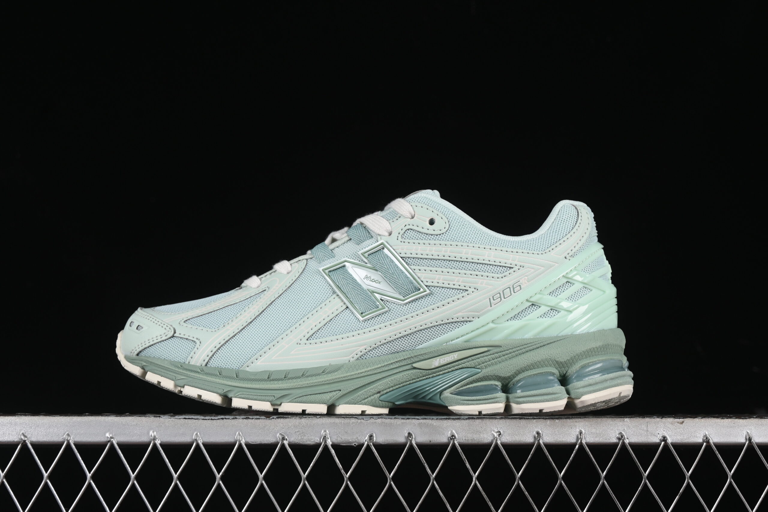 Y Version New Balance 1906 Series Retro Casual Sports Running Shoes M1906RZC