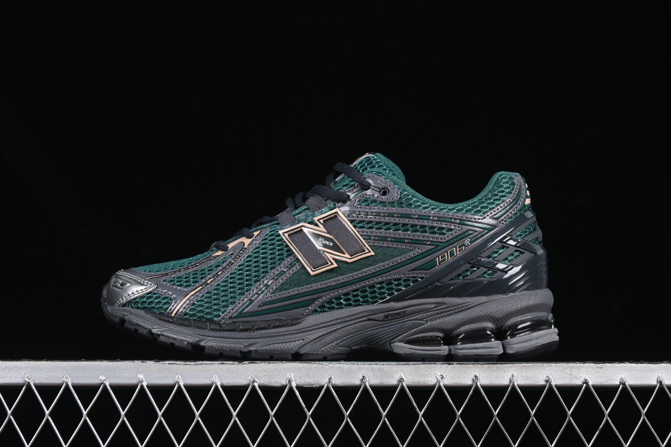 Y Version New Balance 1906 Series Retro Casual Sports Running Shoes M1906RZM