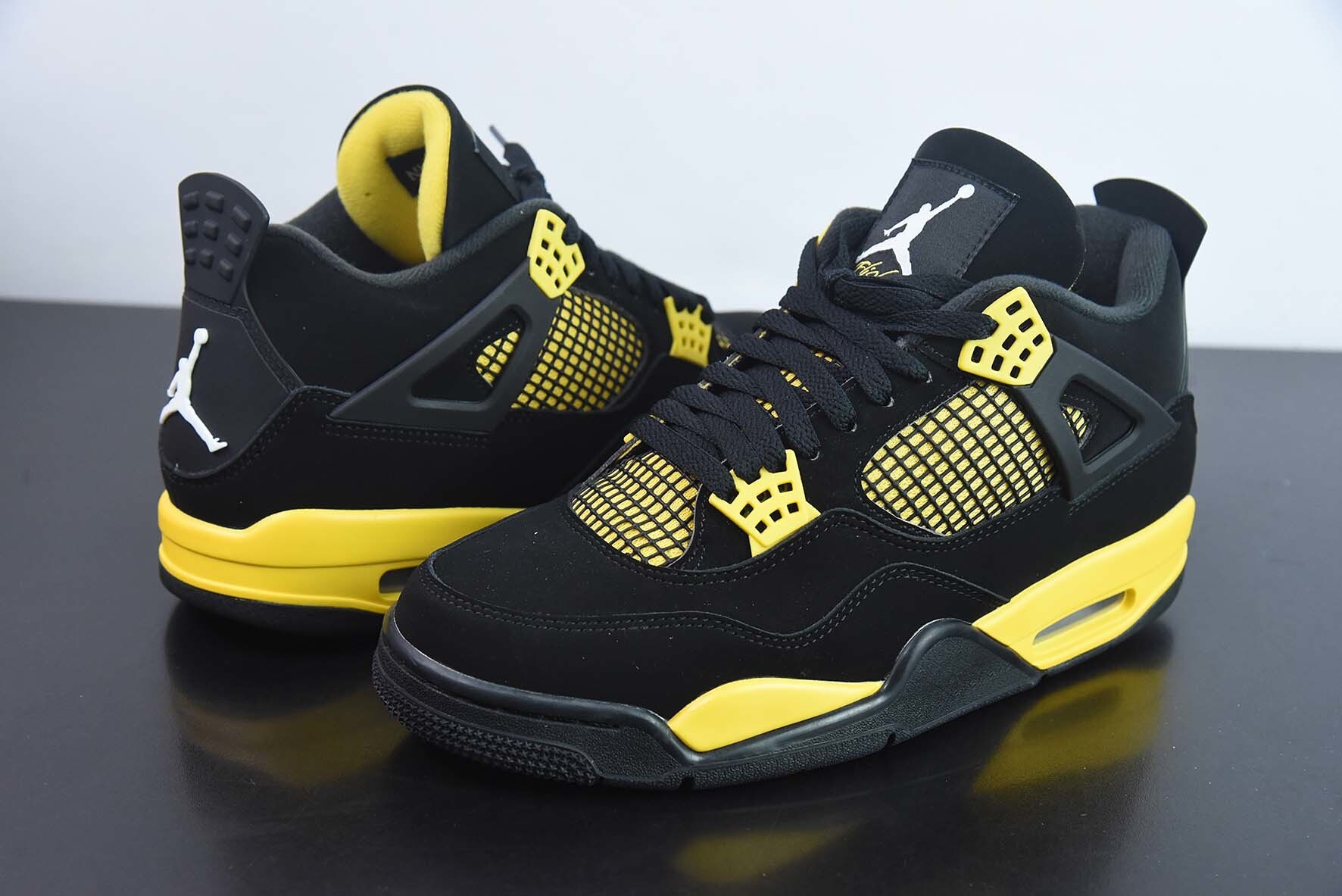 WNM33485649 AJ 4 Retro Thunder 2023 Version DH6927-017