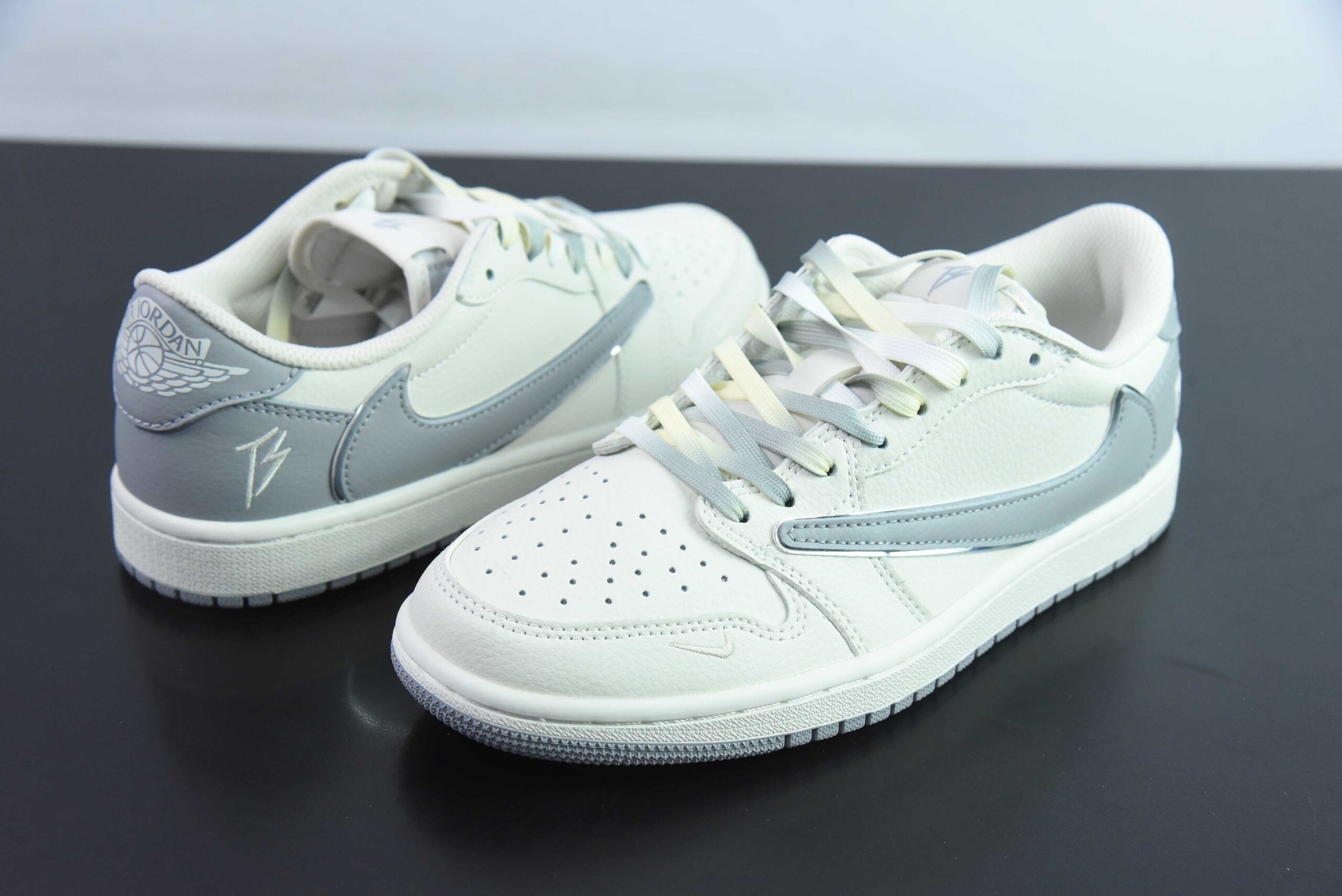 Chrome Hearts FFWG33688348 TS x Nike Air Jordan 1 Reverse Swoosh Low Top Collaboration Colorway TS Collaboration White Grey DM7866-021