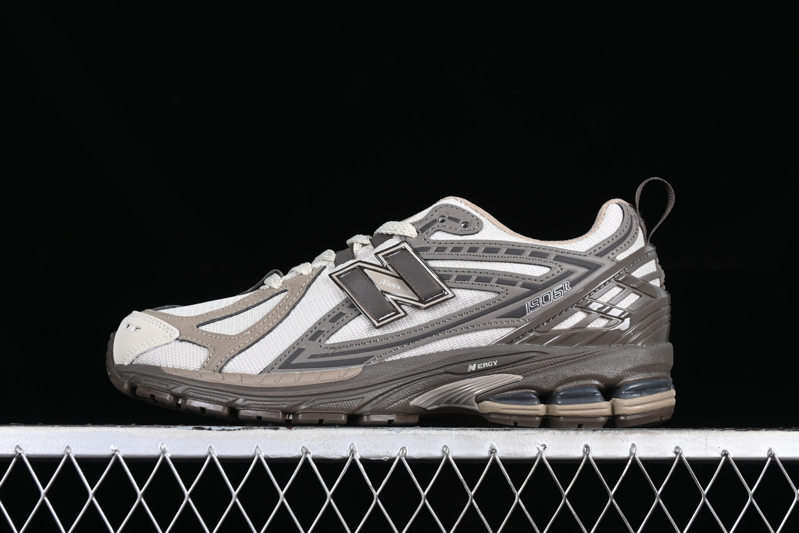 Company Level 1906 Series Retro Casual Sports Running Shoes M1906RHD