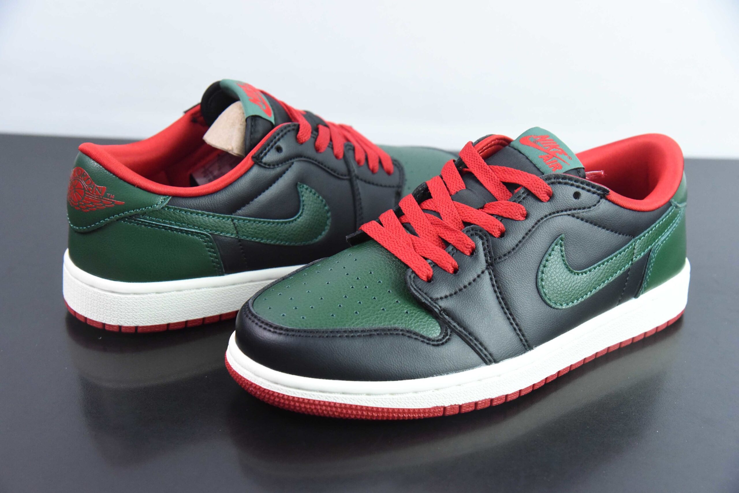 GAJS45841832 Nike Air Jordan 1 Jordan 1 Black Green Red Colorway Low Top Culture Casual Skate Shoes CZ0775-036