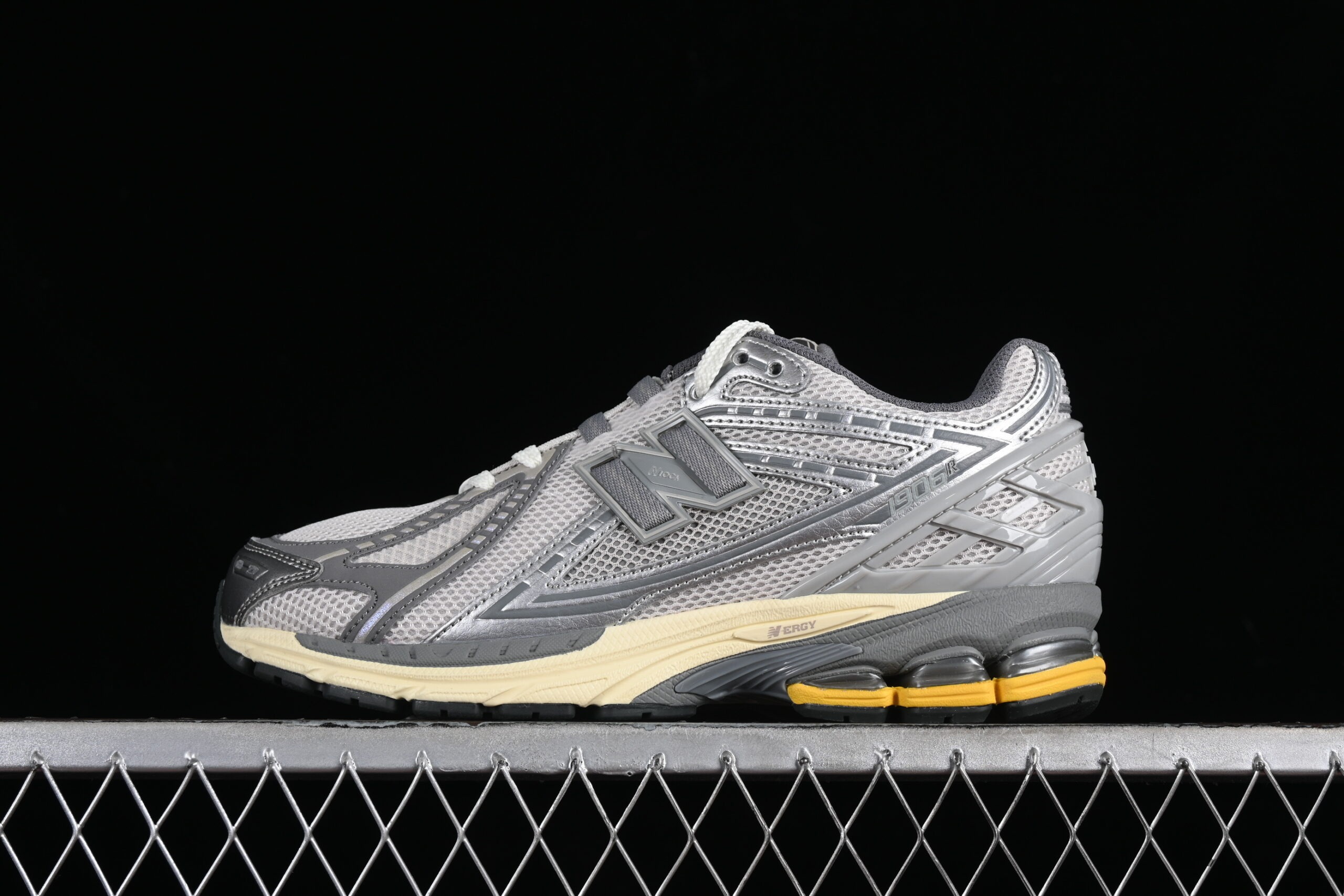 Company Level New Balance 1906 Series Retro Casual Sports Running Shoes M1906RRD