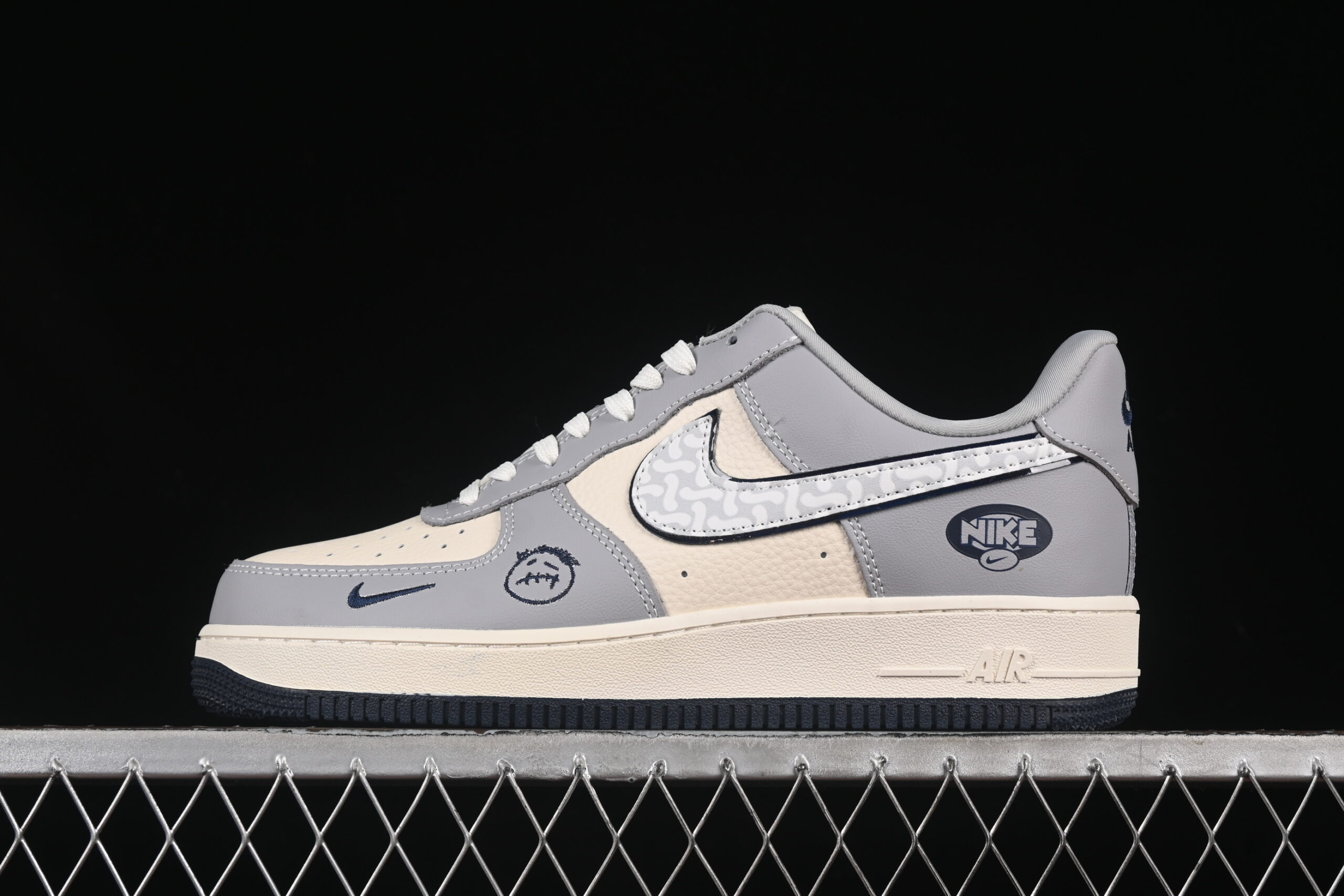 Nike Air Force 1'07 Low Kaws Collaboration Cream Grey Air Force 1 Low Top Casual Skate Shoes KK1988-077