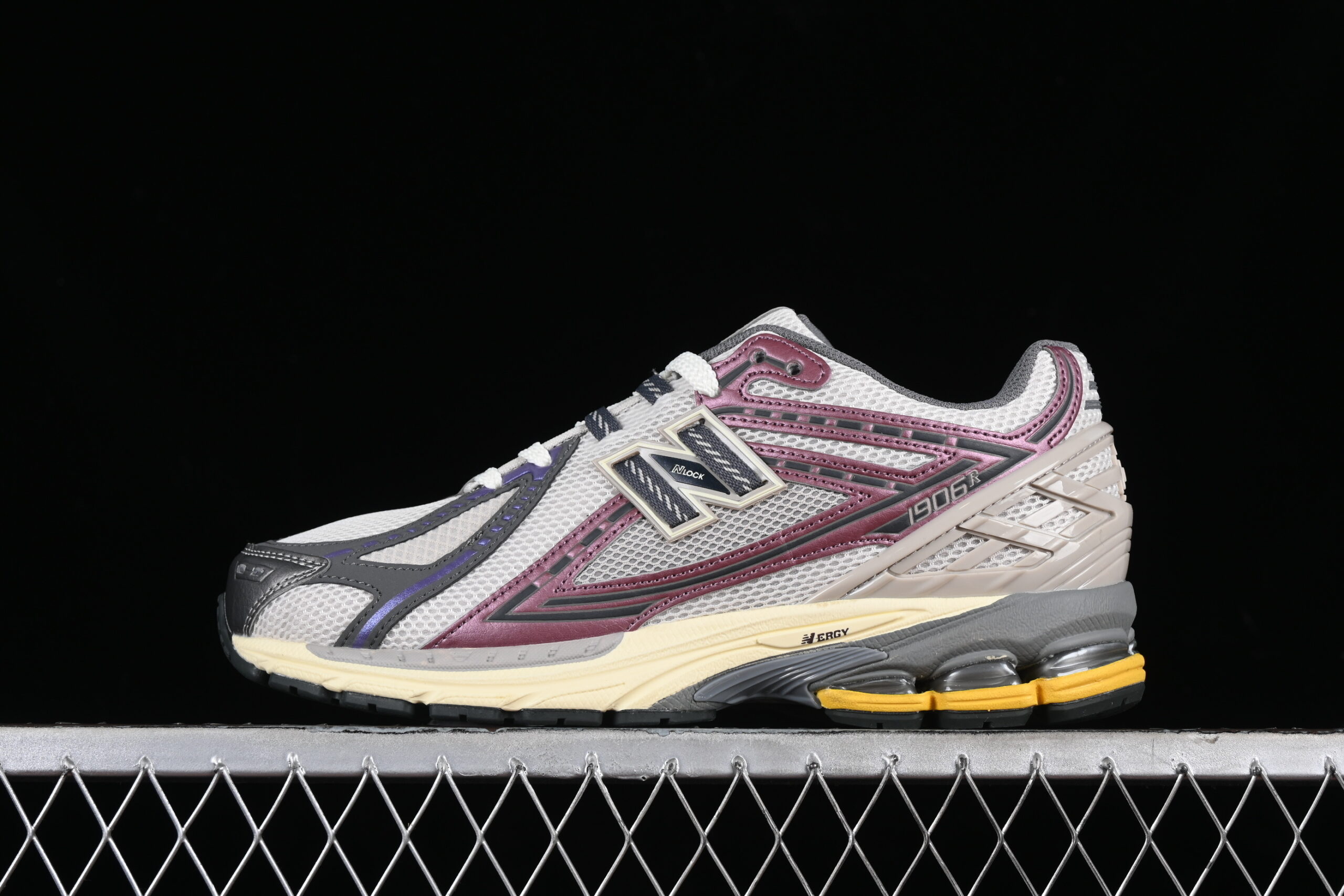 Version New Balance 1906 Series Retro Casual Sports Running Shoes M1906RR