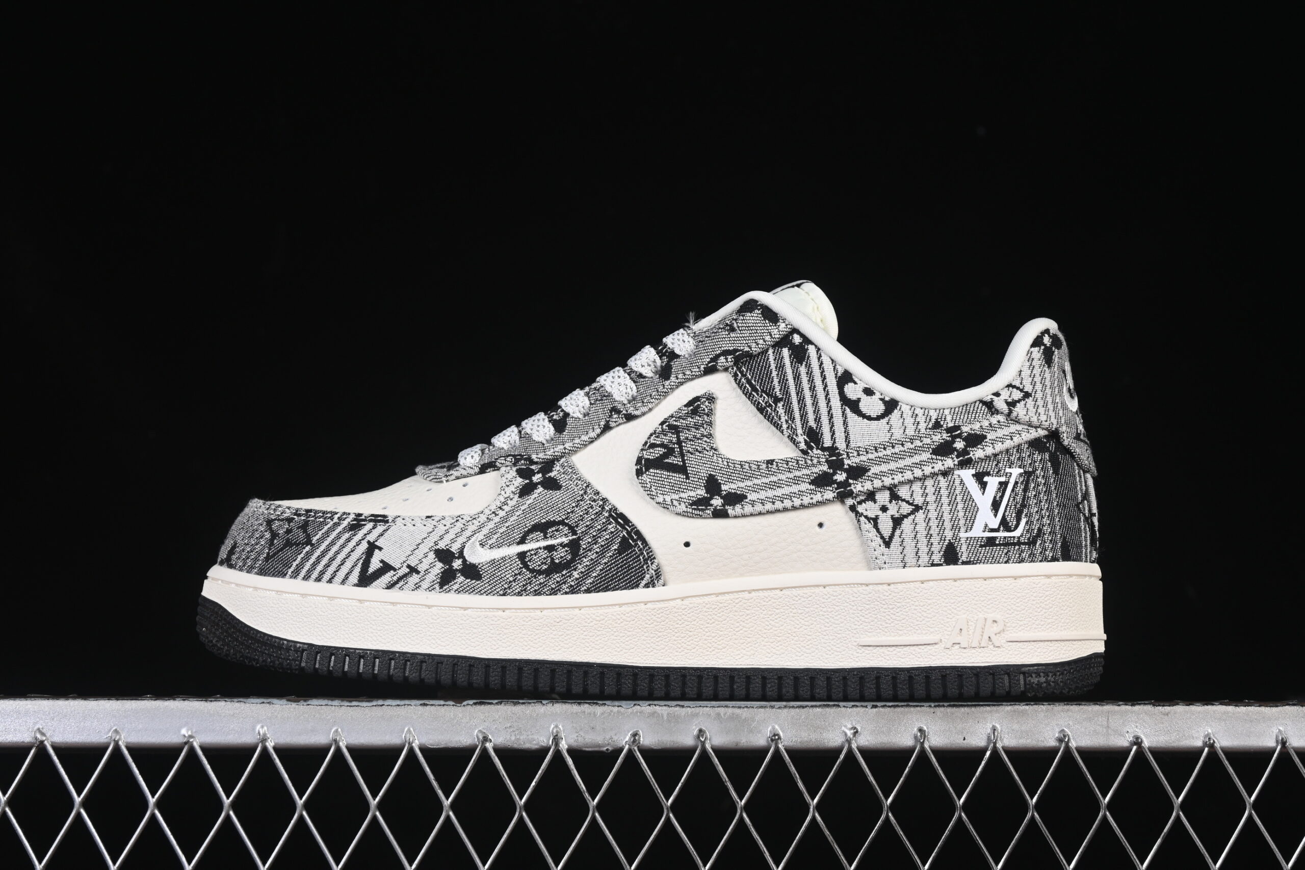 Nike Air Force 1'07 Low LV Collaboration Grey Air Force 1 Low Top Casual Skate Shoes DF0188-077
