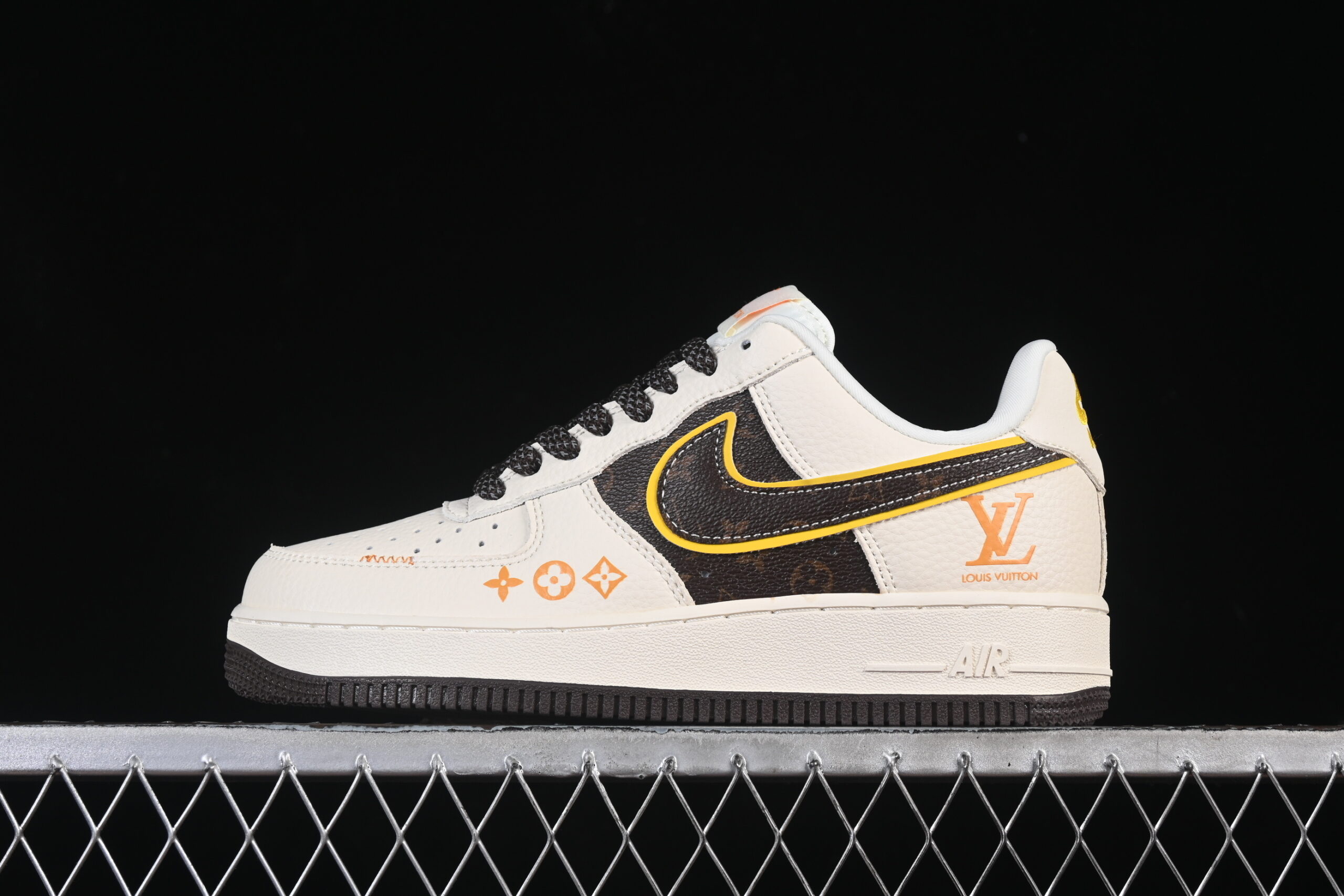 Nike Air Force 1'07 Low LV Collaboration Cream Brown Air Force 1 Low Top Casual Skate Shoes DD1982-302
