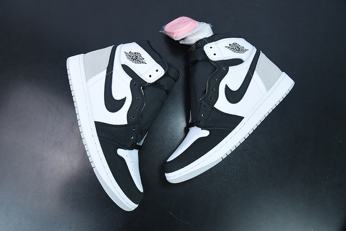 L00H6 Air Jordan 1 High OG "Stage Haze" Air Jordan 1 Jordan 1 Black Grey 555088-108